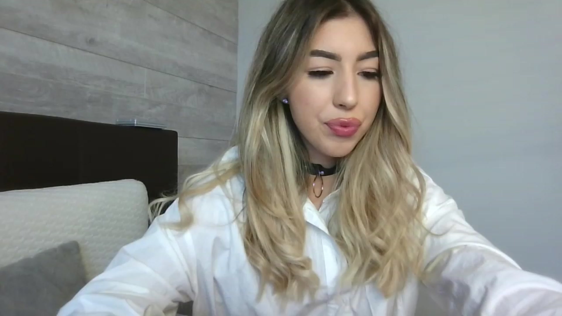 Gallery image thumbnail from SinfullKaty's myfreecams stream on, 10/31/2023, 11:41 image 8 of 20