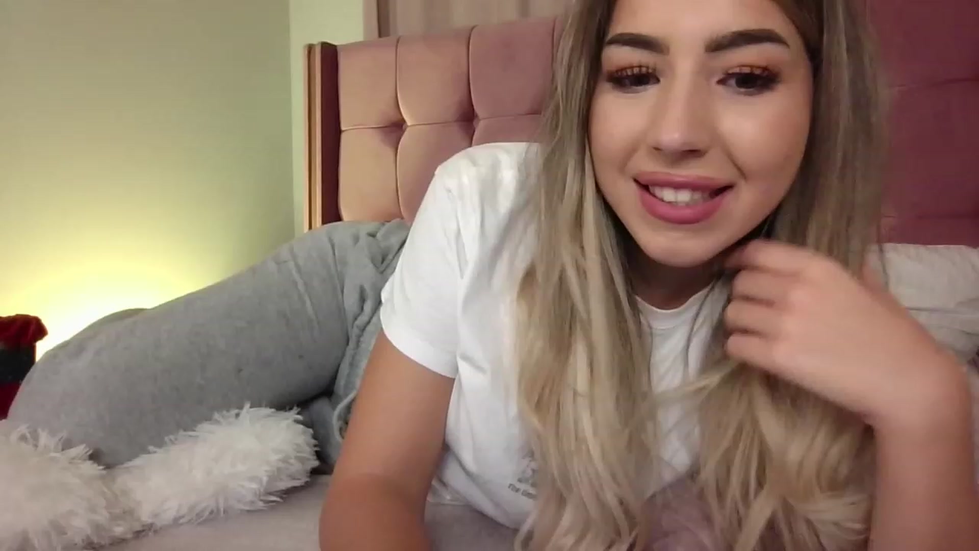 Gallery image thumbnail from SinfullKaty's myfreecams stream on, 11/03/2023, 23:03 image 6 of 20