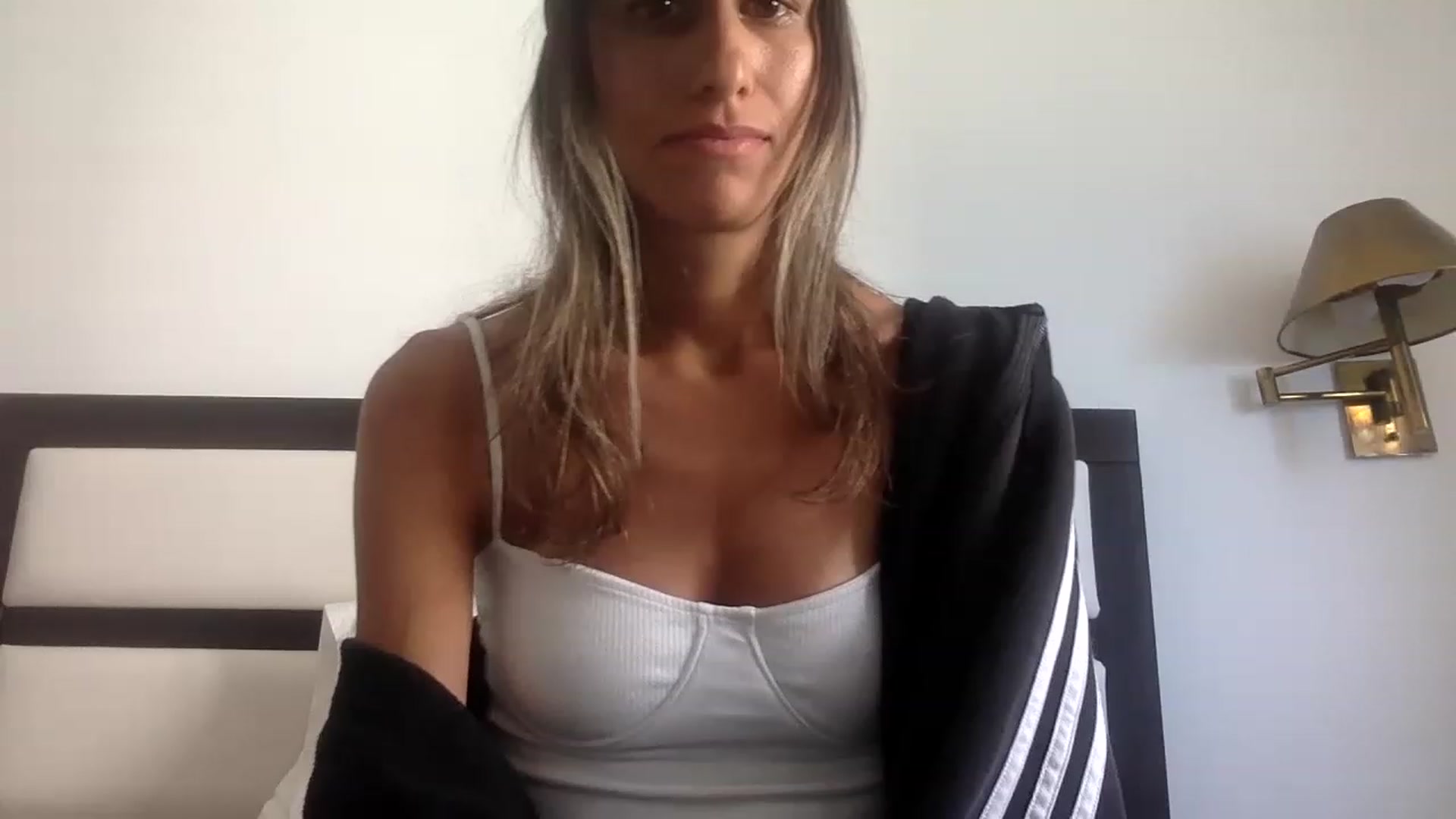 Gallery image thumbnail from Sinfuly_Sweet's myfreecams stream on, 01/16/2023, 19:25 image 12 of 20