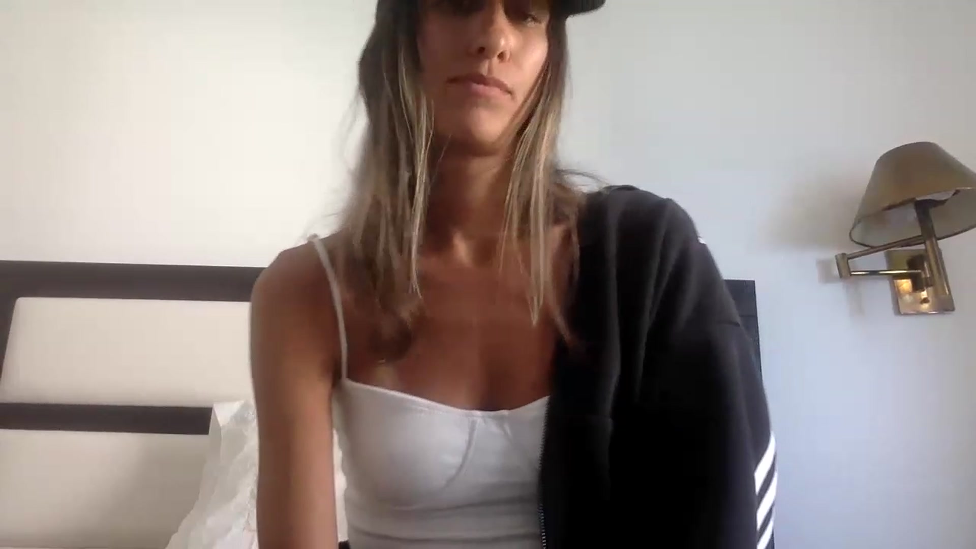 Gallery image thumbnail from Sinfuly_Sweet's myfreecams stream on, 01/16/2023, 20:56 image 5 of 20