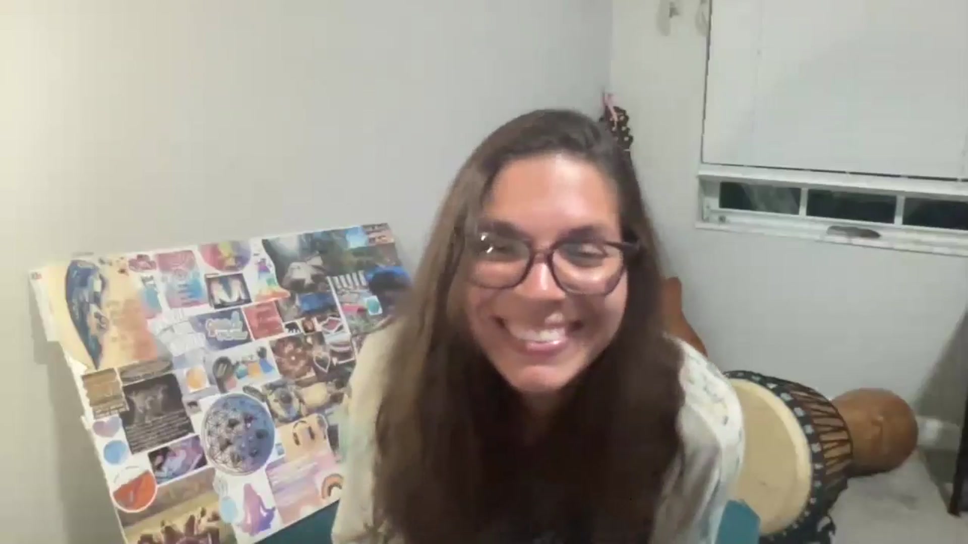 Gallery image thumbnail from SingingSmiles's myfreecams stream on, 06/23/2024, 02:06 image 15 of 20