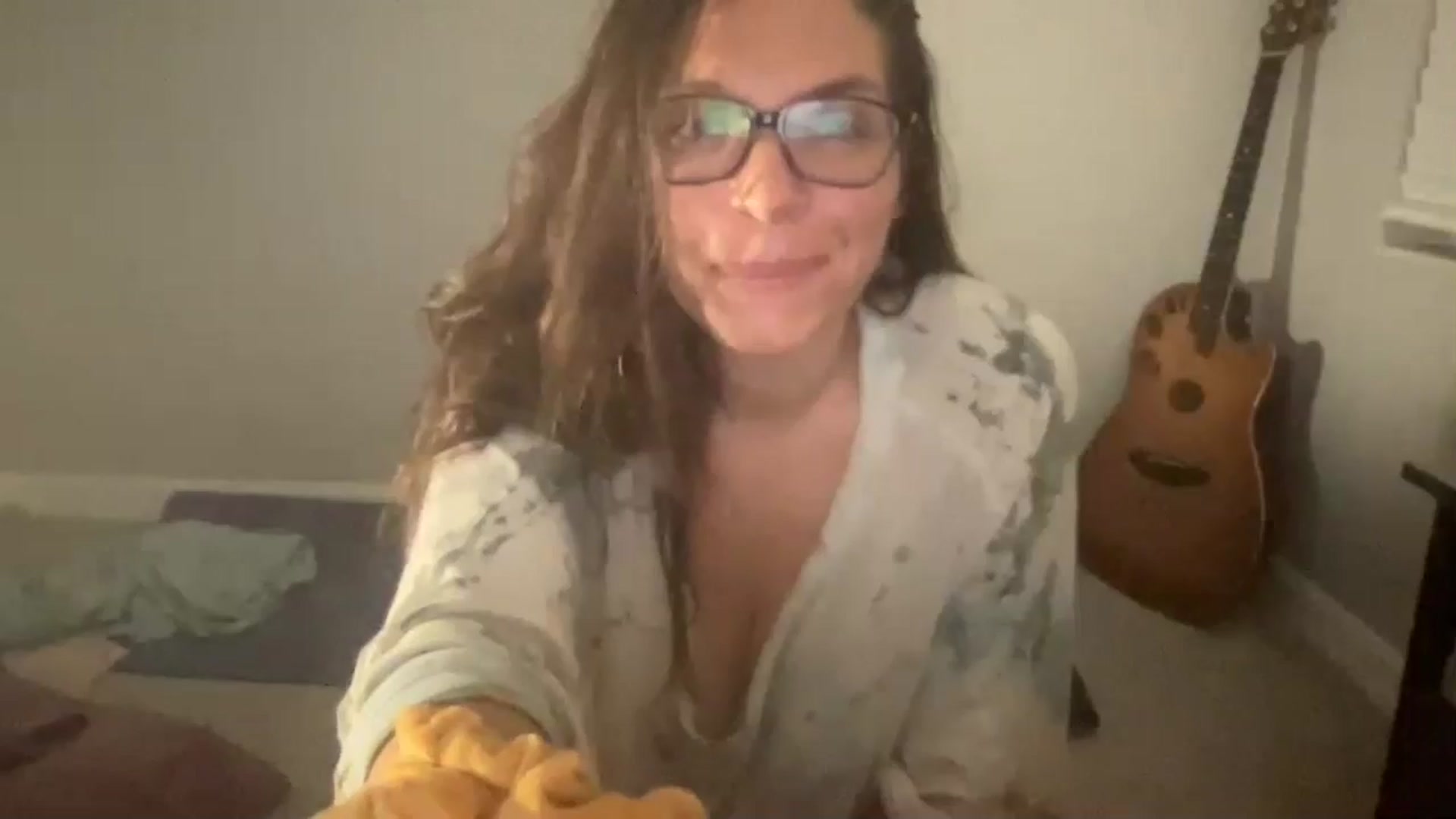 Gallery image thumbnail from SingingSmiles's myfreecams stream on, 07/15/2024, 06:54 image 15 of 20