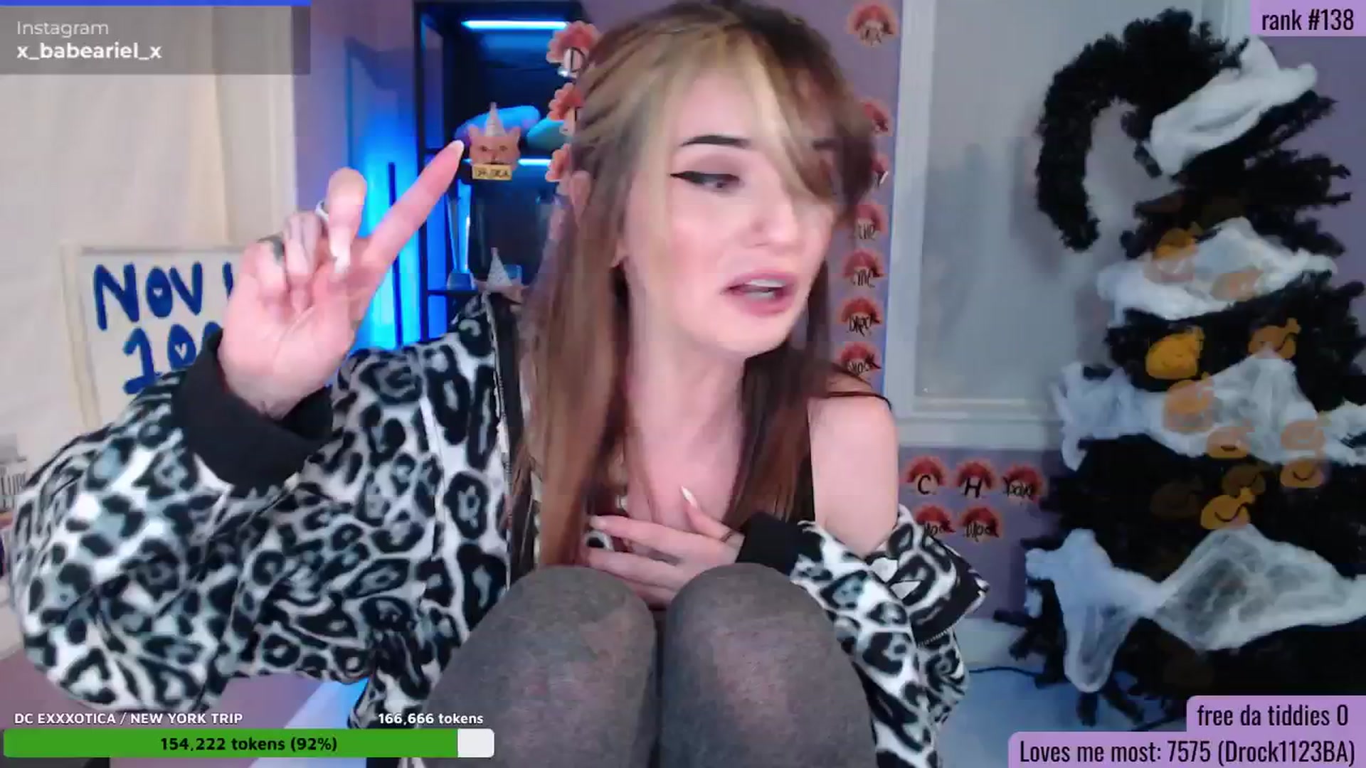 Gallery image thumbnail from Singl3Milf's myfreecams stream on, 11/11/2025, 04:07 image 6 of 20