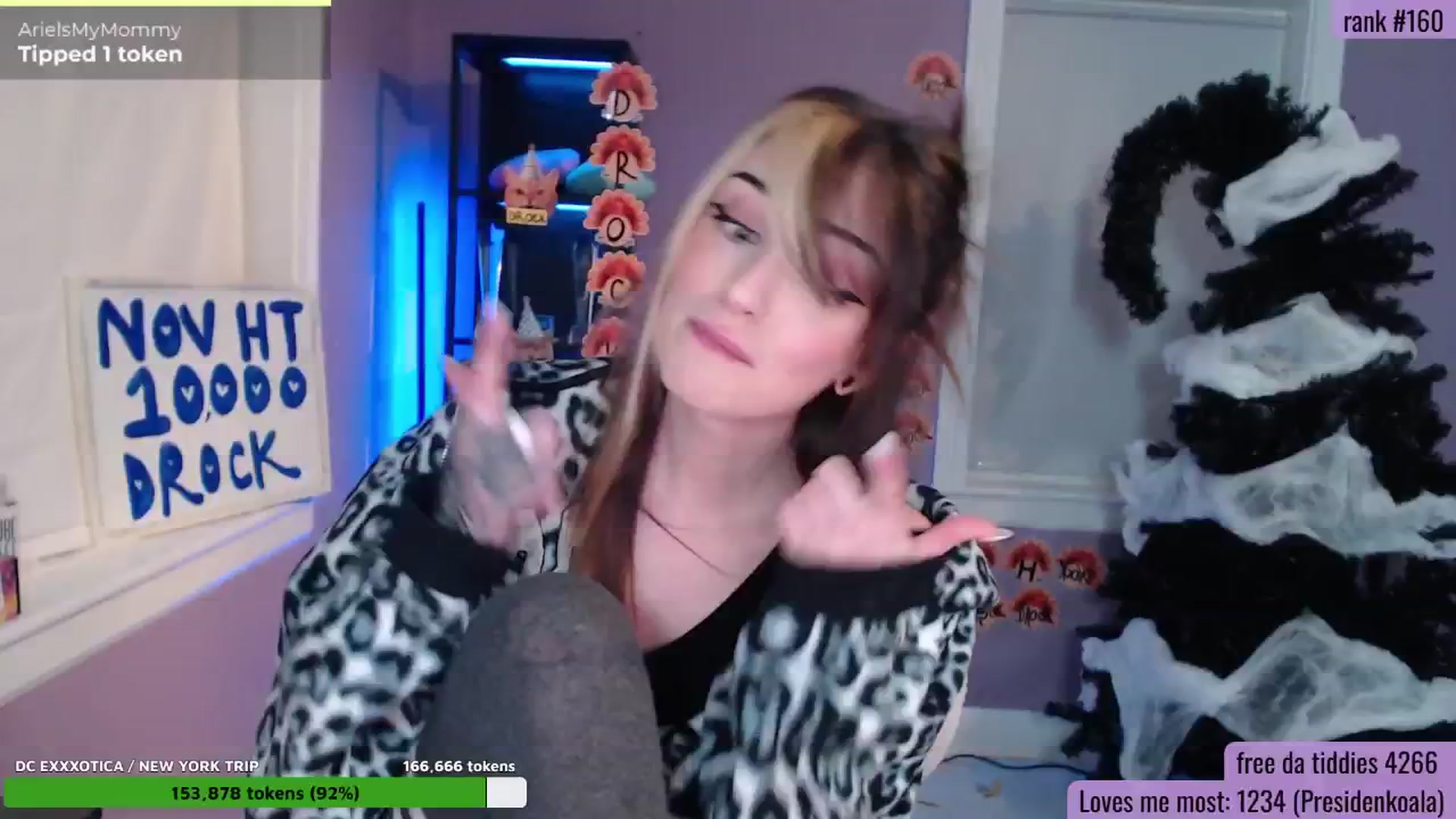 Gallery image thumbnail from Singl3Milf's myfreecams stream on, 11/11/2025, 04:07 image 3 of 20