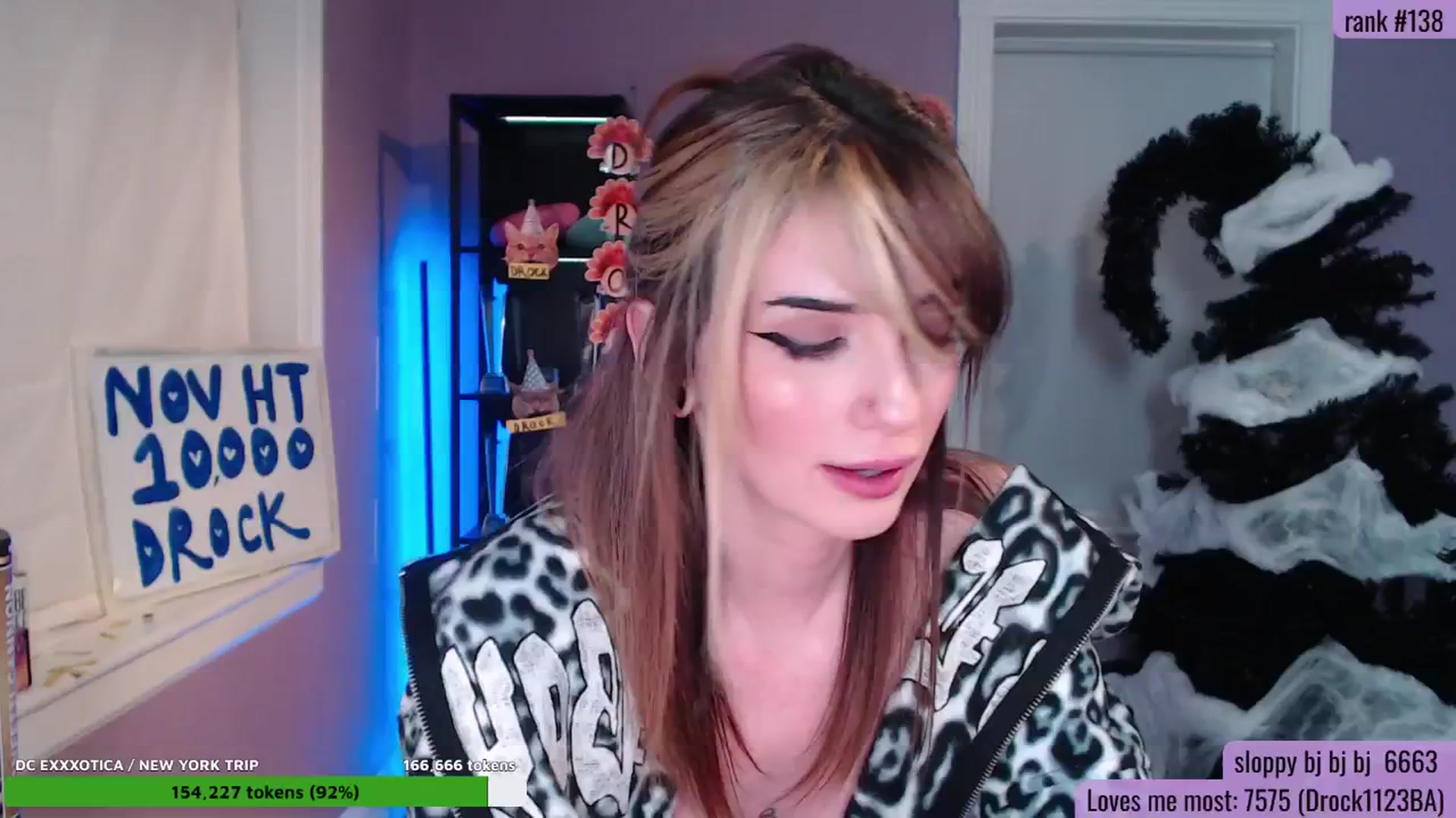 Gallery image thumbnail from Singl3Milf's myfreecams stream on, 11/11/2025, 04:07 image 10 of 20