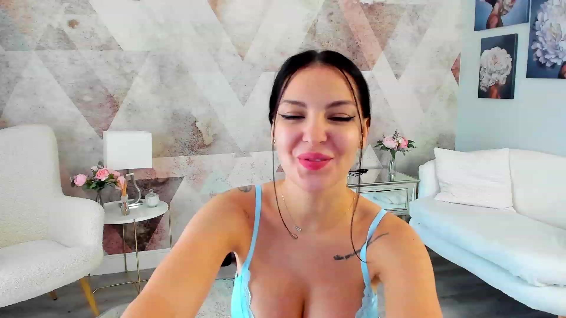 Gallery image thumbnail from Sinner_Angel's myfreecams stream on, 11/24/2022, 09:47 image 11 of 20