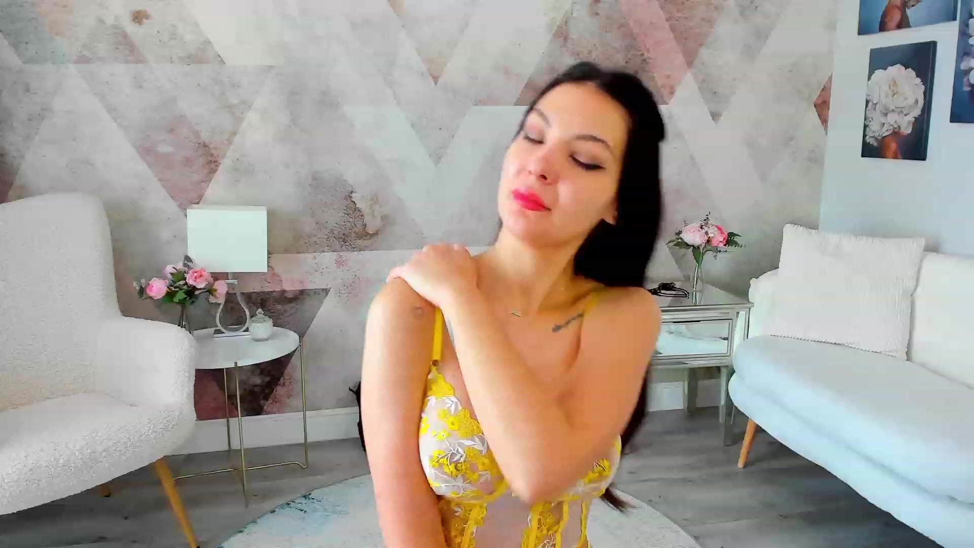 Gallery image thumbnail from Sinner_Angel's myfreecams stream on, 12/17/2022, 08:37 image 9 of 20