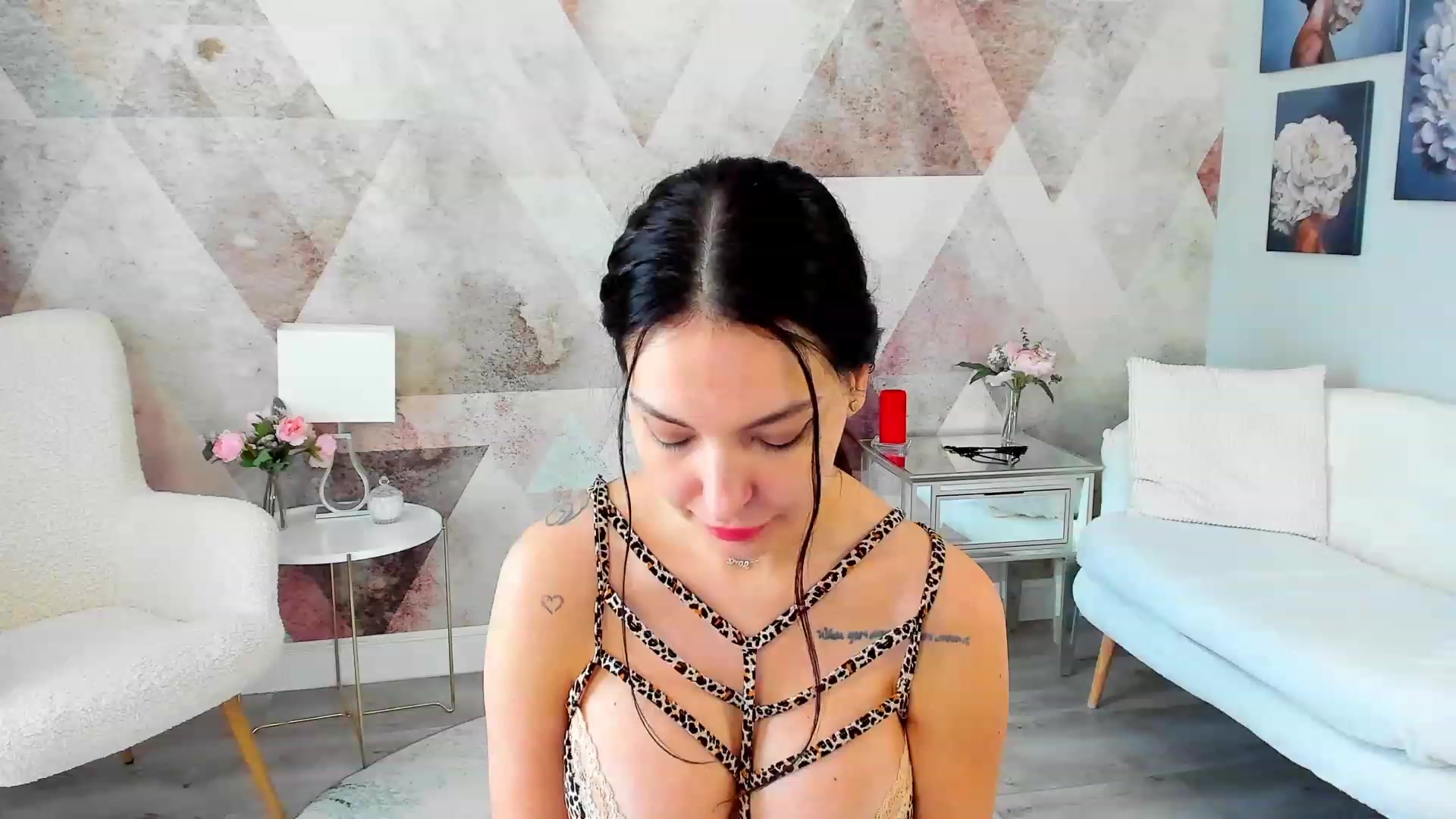 Gallery image thumbnail from Sinner_Angel's myfreecams stream on, 12/19/2022, 11:28 image 17 of 20