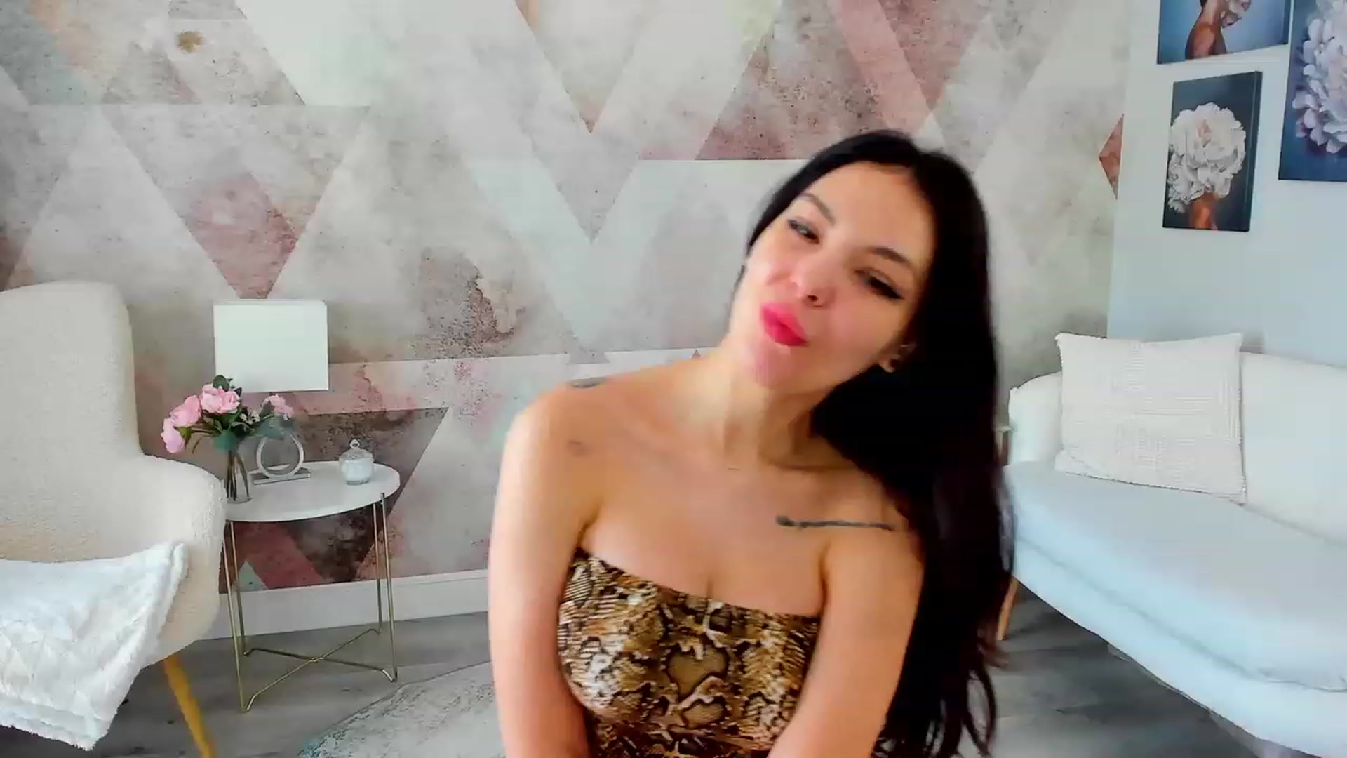 Gallery image thumbnail from Sinner_Angel's myfreecams stream on, 01/16/2023, 08:55 image 3 of 20