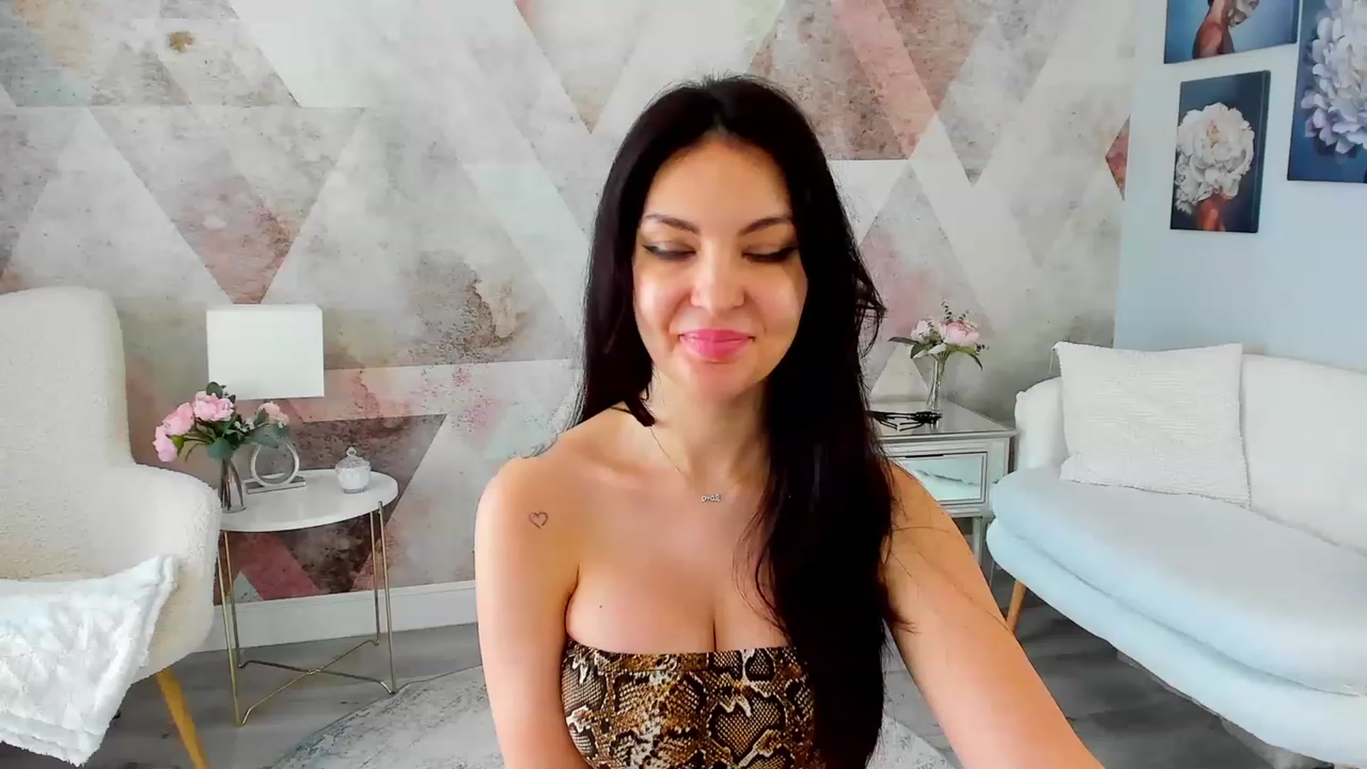 Gallery image thumbnail from Sinner_Angel's myfreecams stream on, 01/16/2023, 11:26 image 13 of 20