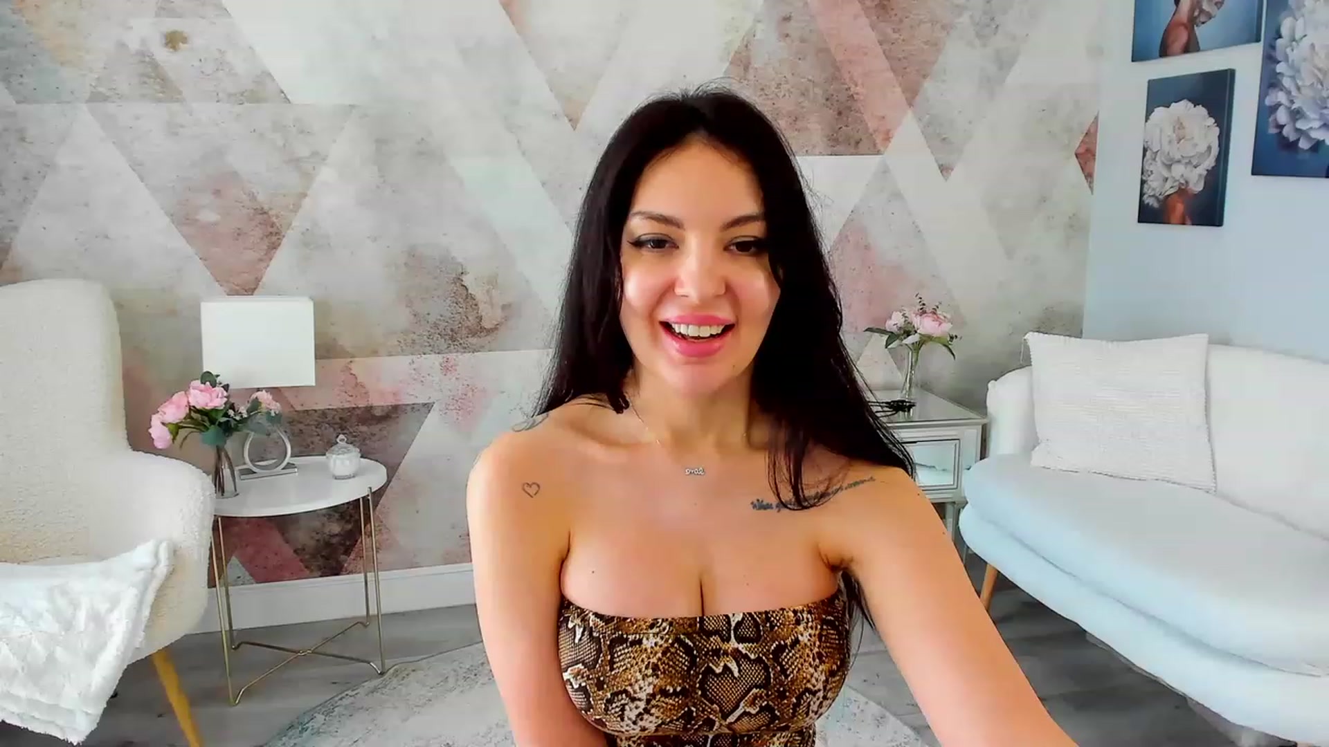 Gallery image thumbnail from Sinner_Angel's myfreecams stream on, 01/16/2023, 11:26 image 11 of 20