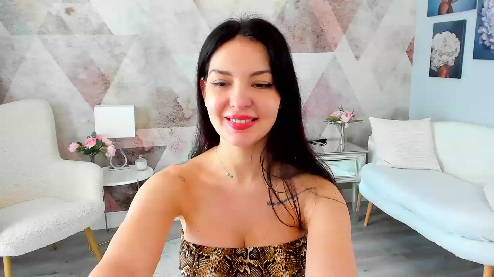 Gallery image thumbnail from Sinner_Angel's myfreecams stream on, 02/20/2023, 10:22 image 3 of 20
