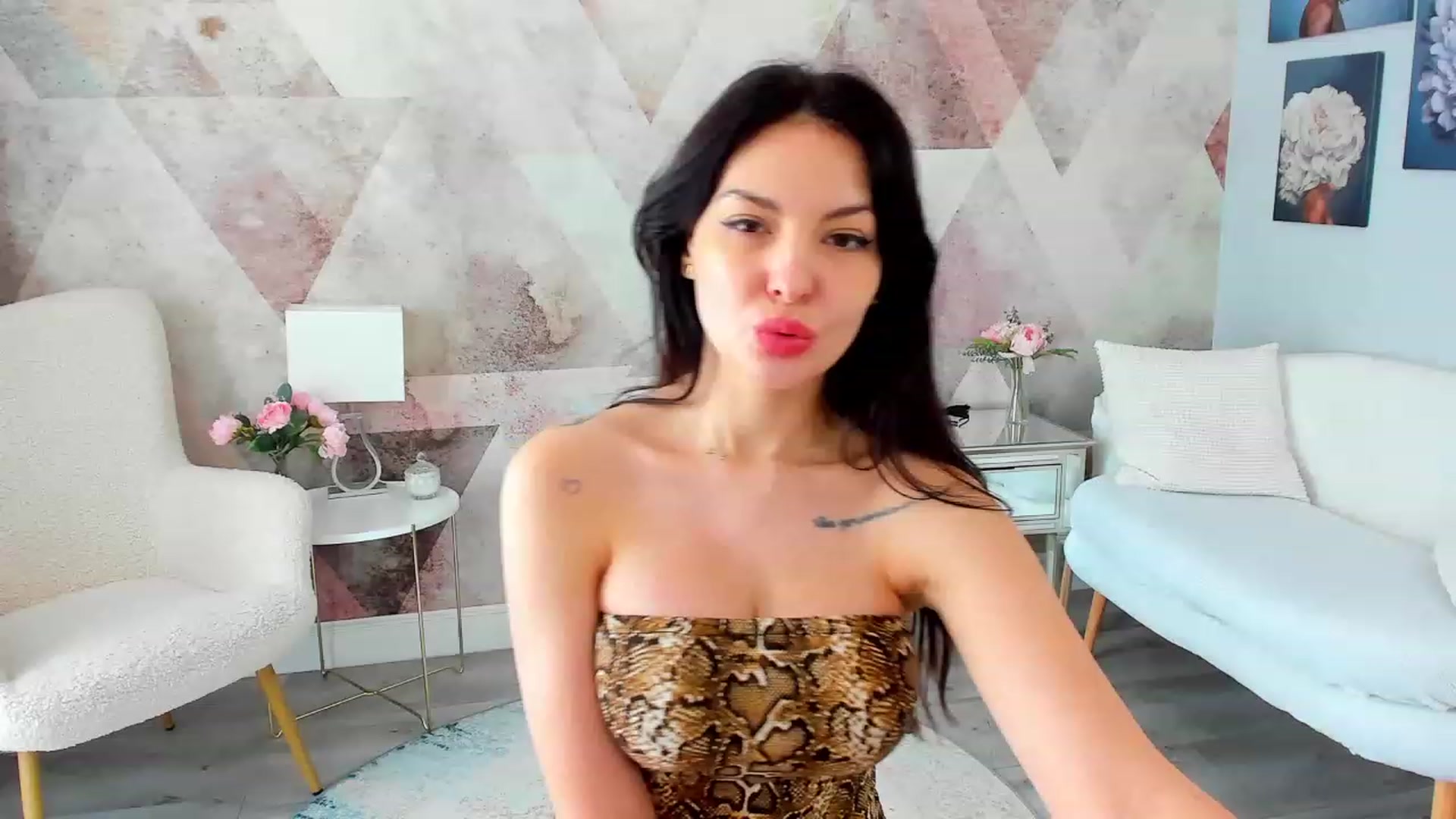 Gallery image thumbnail from Sinner_Angel's myfreecams stream on, 02/20/2023, 10:22 image 8 of 20