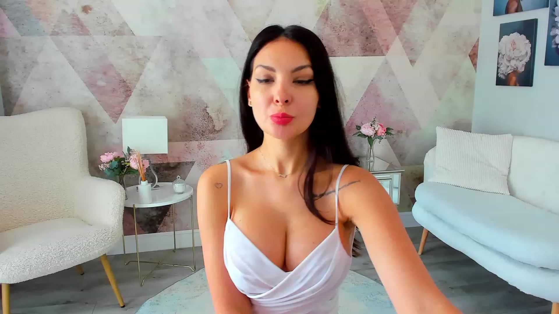 Gallery image thumbnail from Sinner_Angel's myfreecams stream on, 04/07/2023, 08:20 image 9 of 20