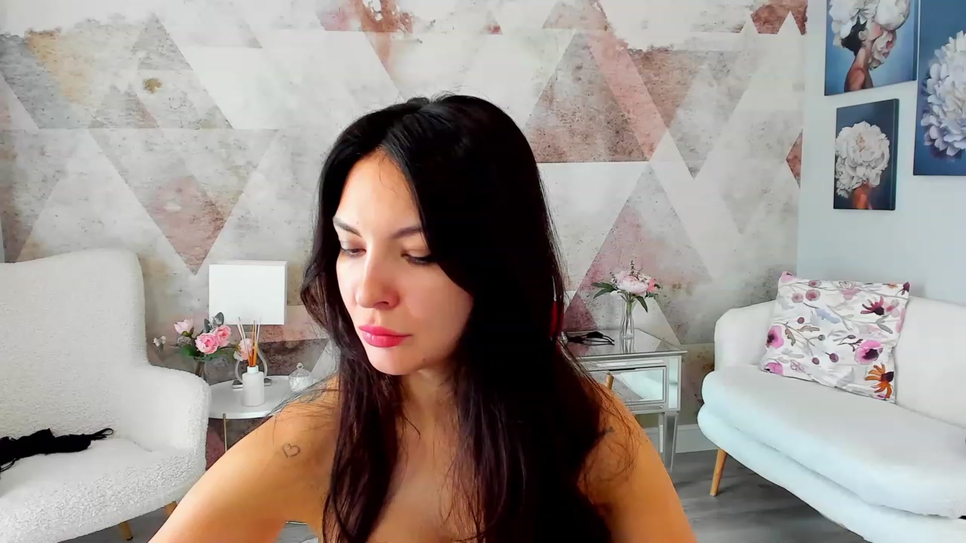 Gallery image thumbnail from Sinner_Angel's myfreecams stream on, 04/18/2023, 07:34 image 8 of 20