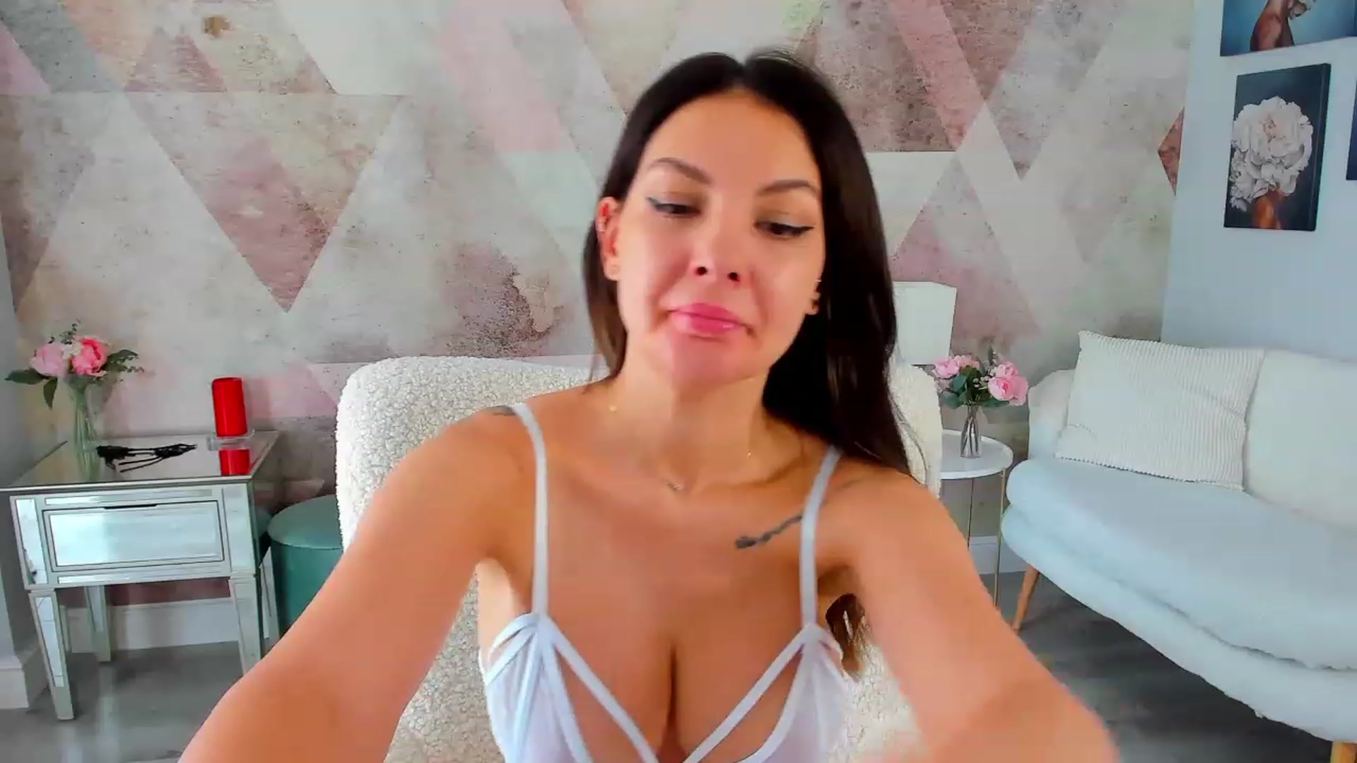 Gallery image thumbnail from Sinner_Angel's myfreecams stream on, 06/16/2023, 07:16 image 18 of 20