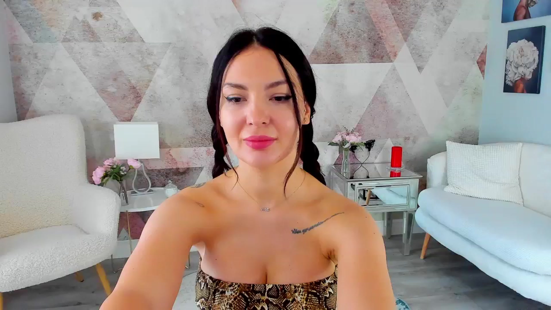 Gallery image thumbnail from Sinner_Angel's myfreecams stream on, 11/15/2023, 09:51 image 1 of 20
