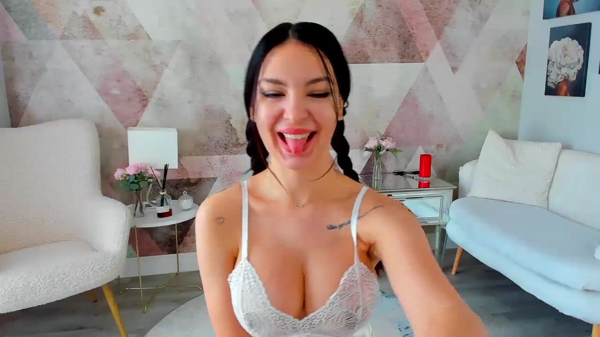 Gallery image thumbnail from Sinner_Angel's myfreecams stream on, 12/02/2023, 08:05 image 7 of 20