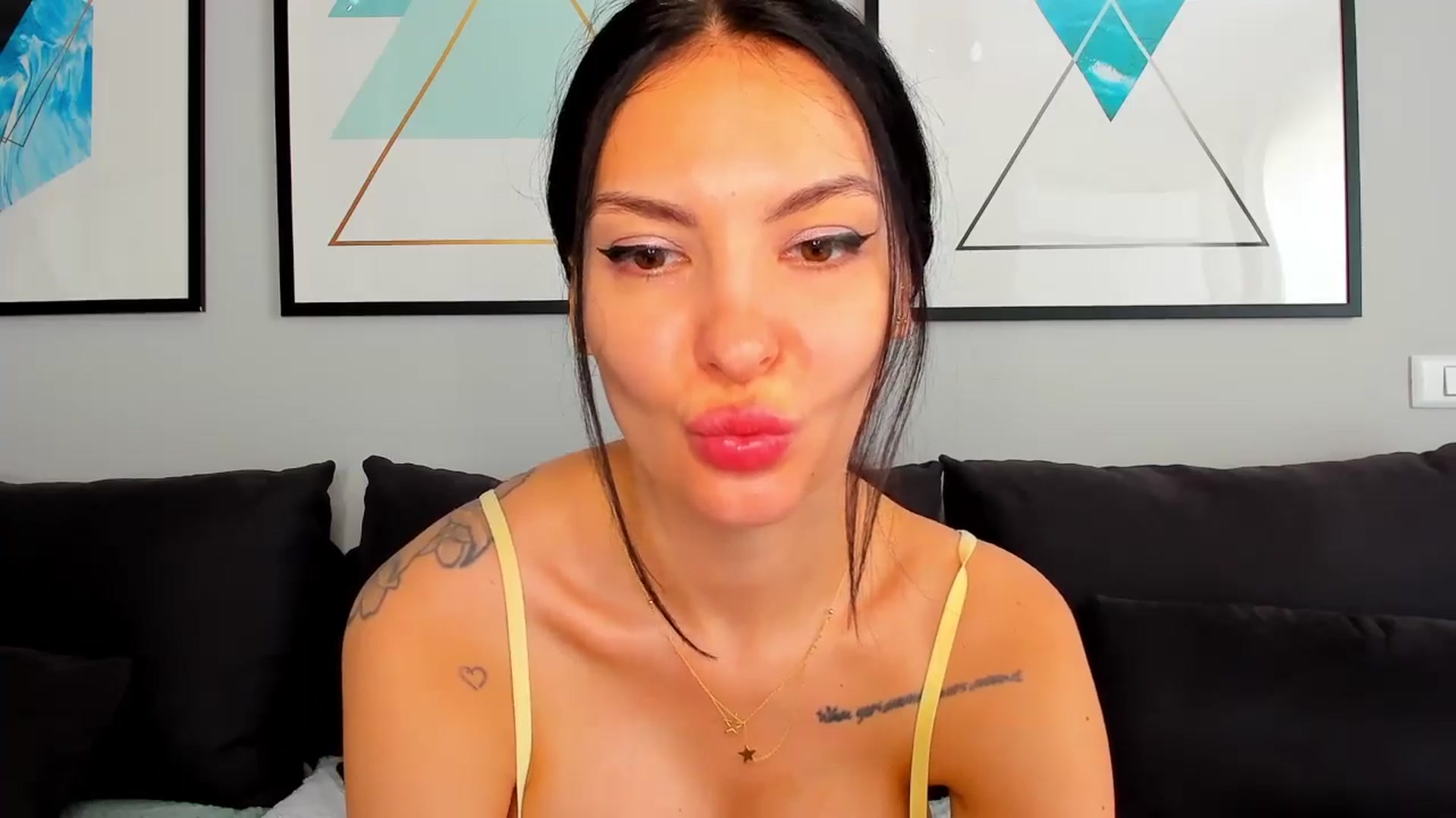 Gallery image thumbnail from Sinner_Angel's myfreecams stream on, 06/23/2024, 08:00 image 19 of 20