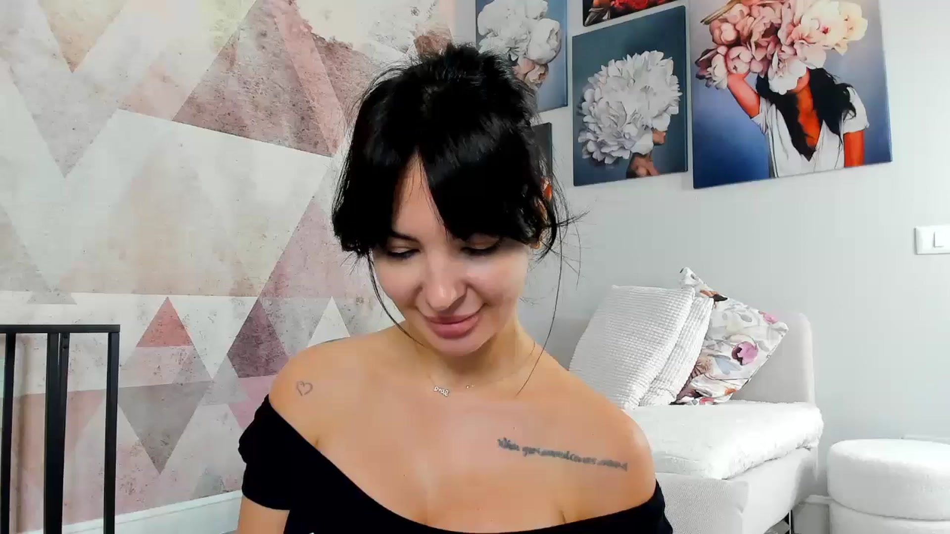 Gallery image thumbnail from Sinner_Angel's myfreecams stream on, 11/19/2024, 09:31 image 4 of 20