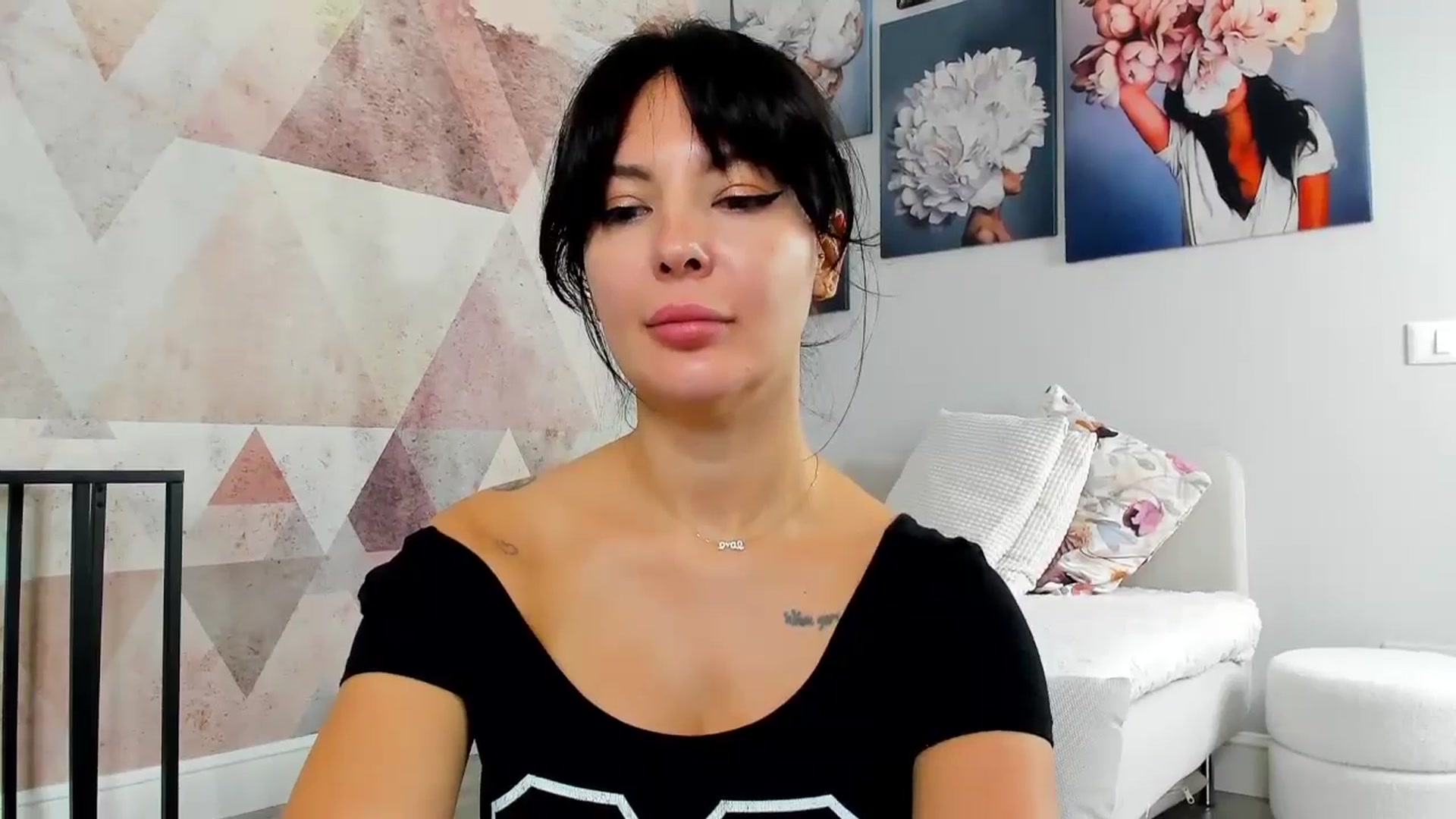 Gallery image thumbnail from Sinner_Angel's myfreecams stream on, 11/19/2024, 09:31 image 14 of 20