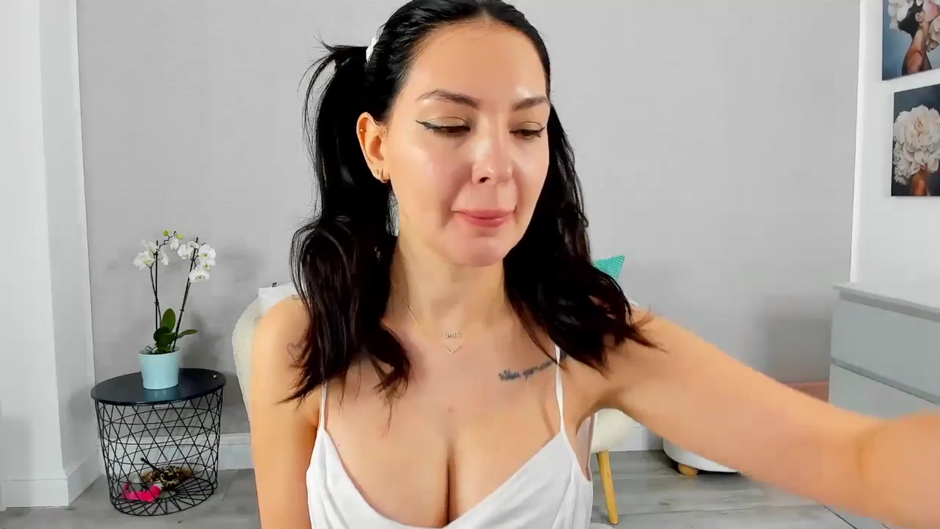 Gallery image thumbnail from Sinner_Angel's myfreecams stream on, 03/17/2025, 08:20 image 19 of 20