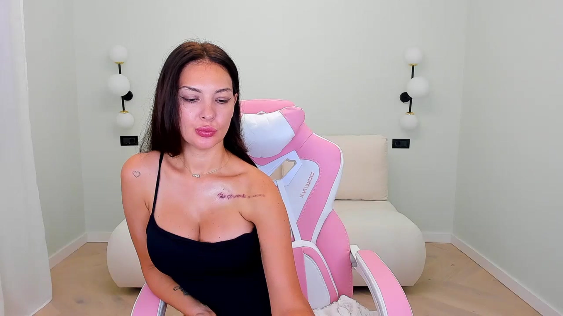 Gallery image thumbnail from Sinner_Angel's myfreecams stream on, 09/02/2025, 07:41 image 12 of 20