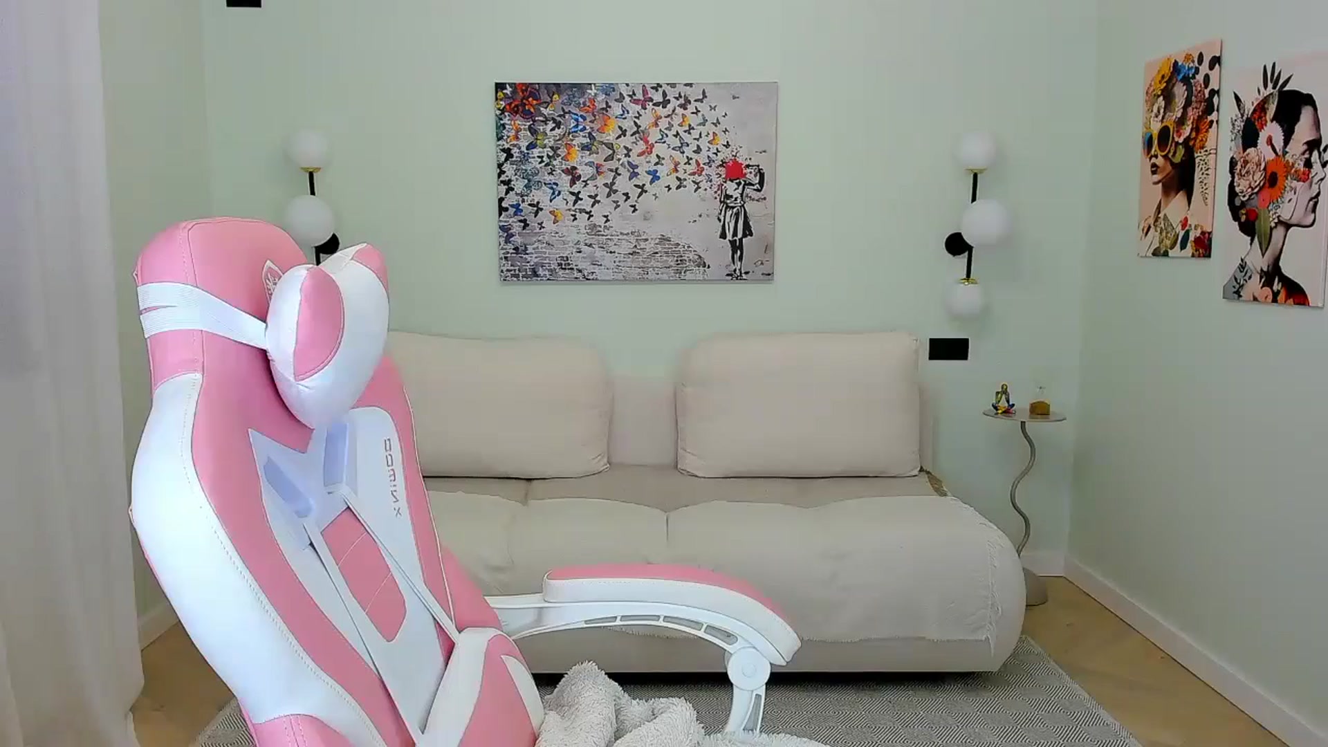 Gallery image thumbnail from Sinner_Angel's myfreecams stream on, 11/10/2025, 08:26 image 6 of 20
