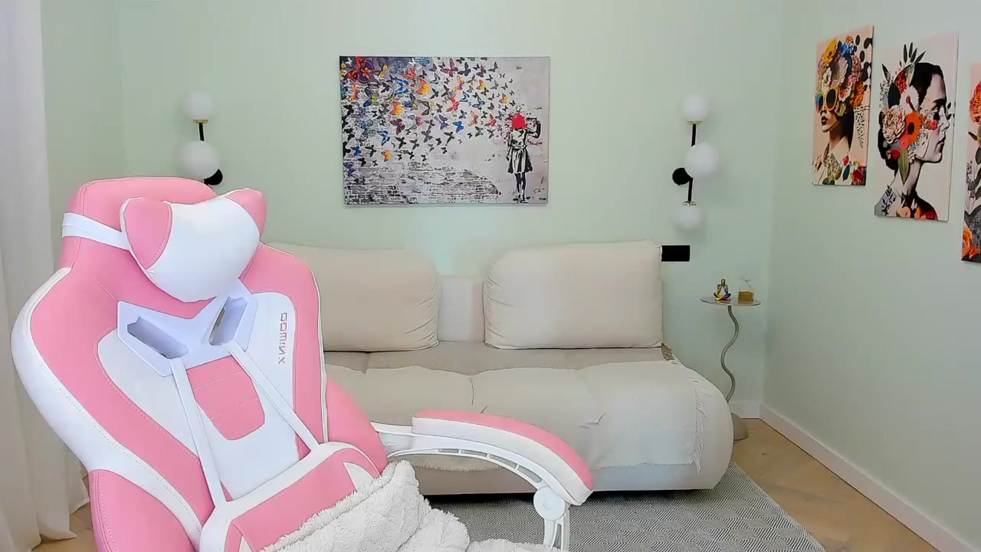 Gallery image thumbnail from Sinner_Angel's myfreecams stream on, 11/17/2025, 09:28 image 5 of 20