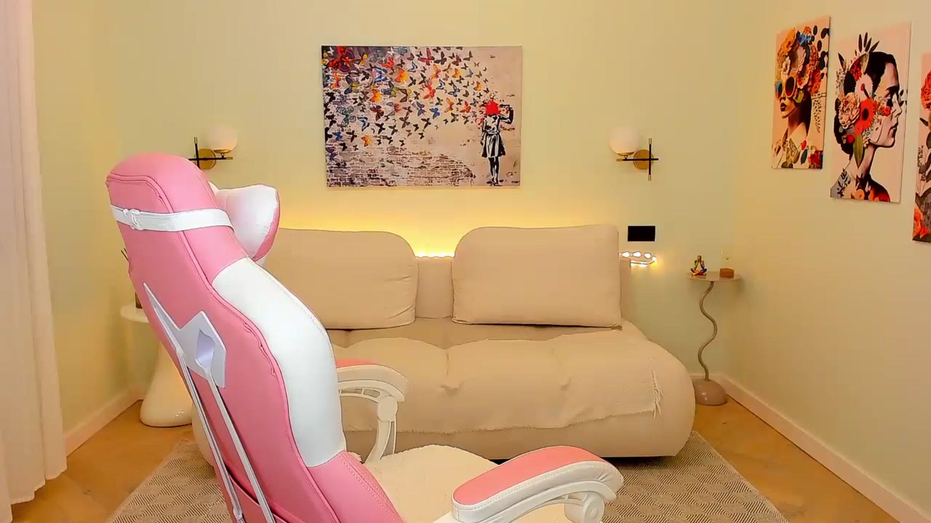 Gallery image thumbnail from Sinner_Angel's myfreecams stream on, 02/20/2026, 09:54 image 18 of 20