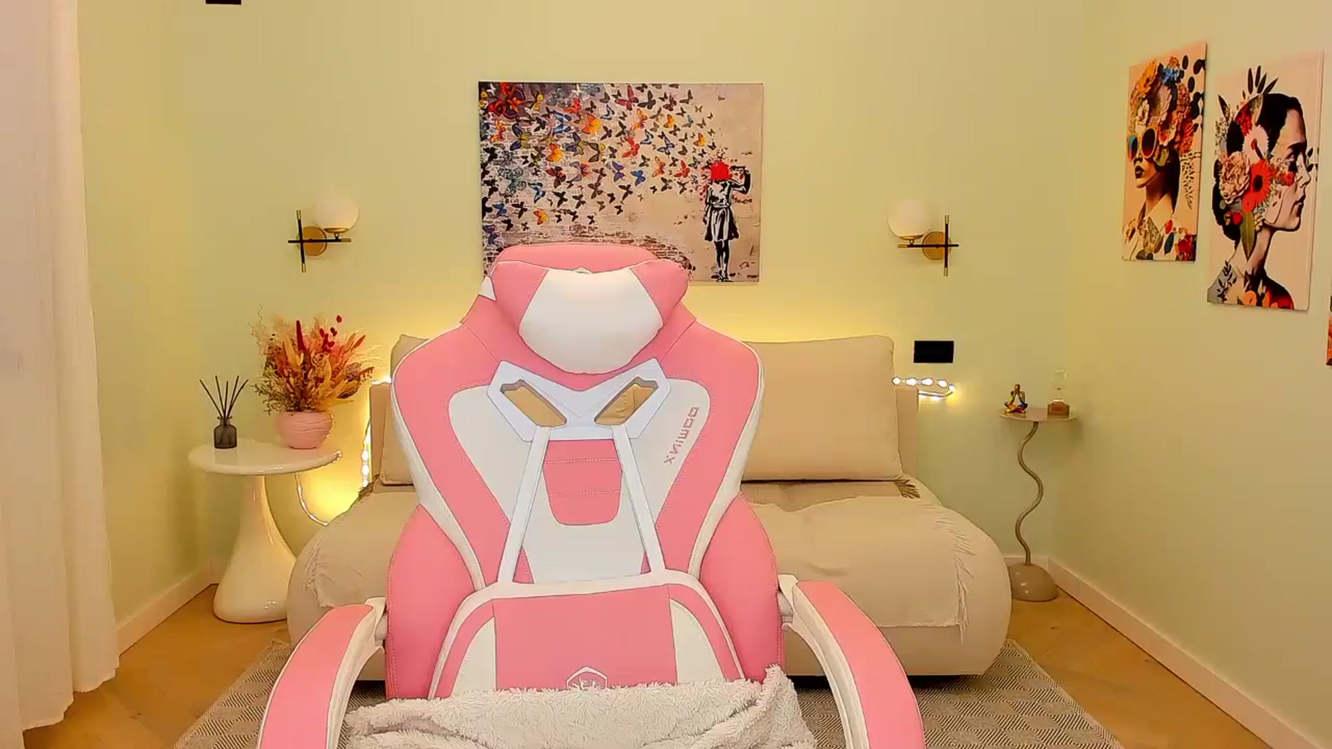 Gallery image thumbnail from Sinner_Angel's myfreecams stream on, 03/13/2026, 07:59 image 8 of 20