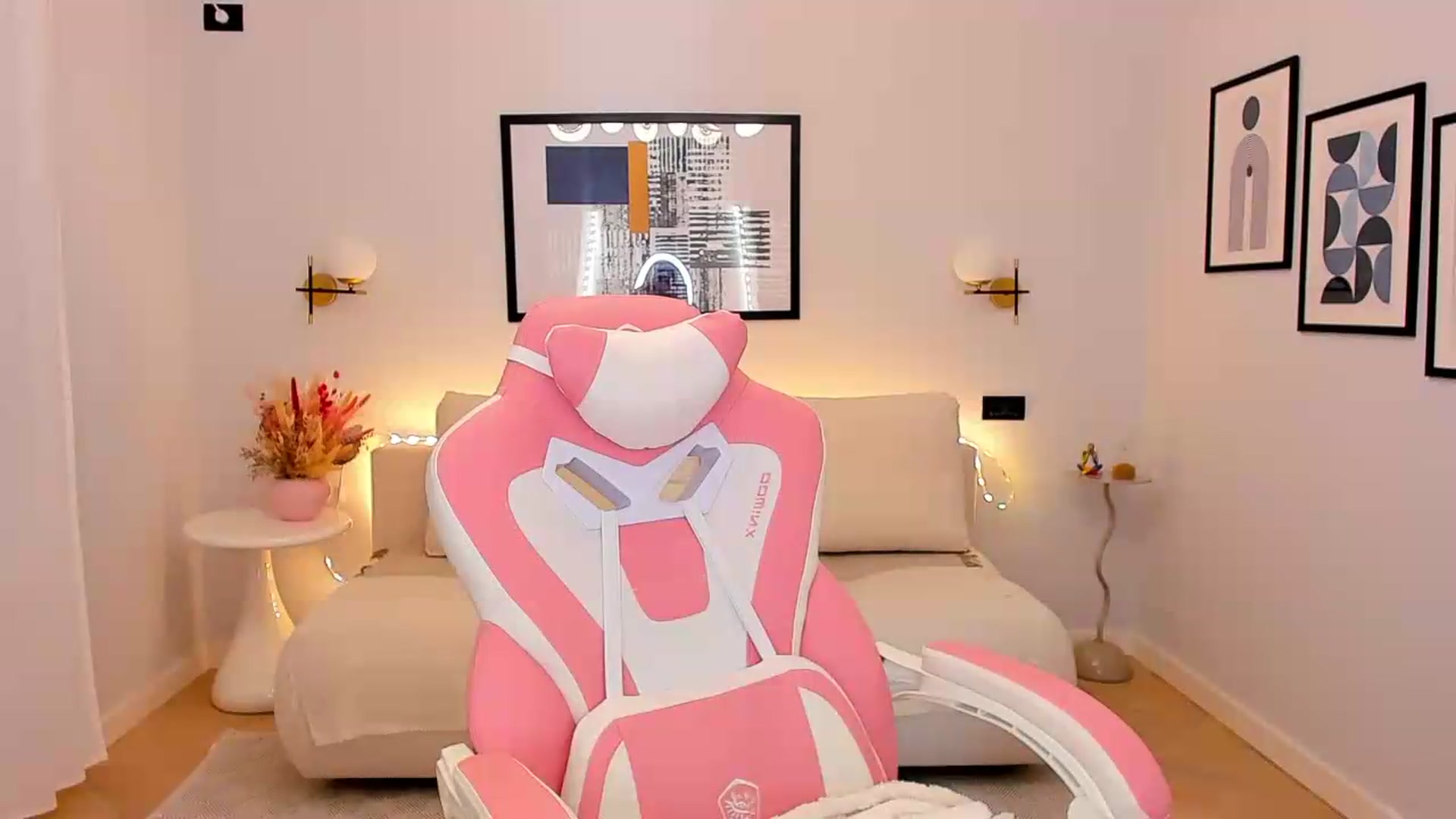 Gallery image thumbnail from Sinner_Angel's myfreecams stream on, 05/19/2026, 06:47 image 14 of 20