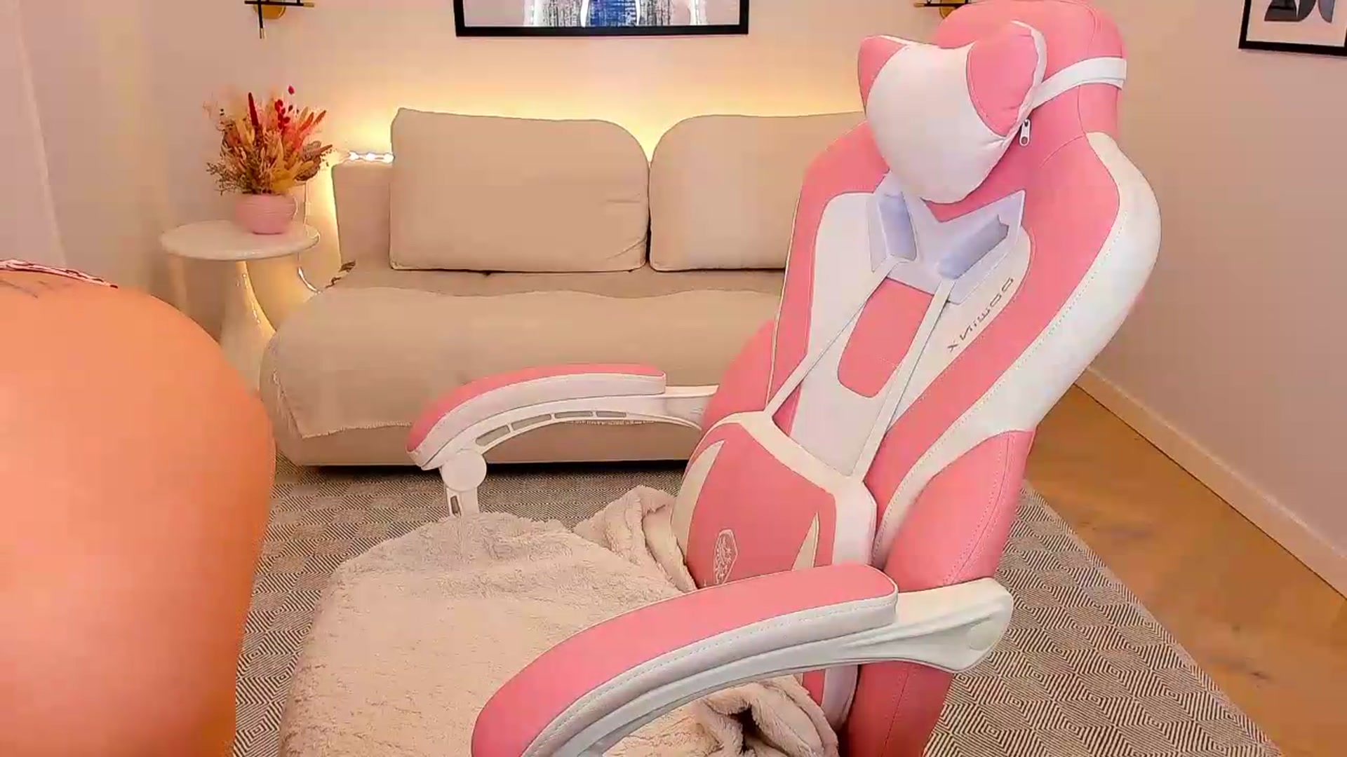 Gallery image thumbnail from Sinner_Angel's myfreecams stream on, 05/19/2026, 08:42 image 3 of 20