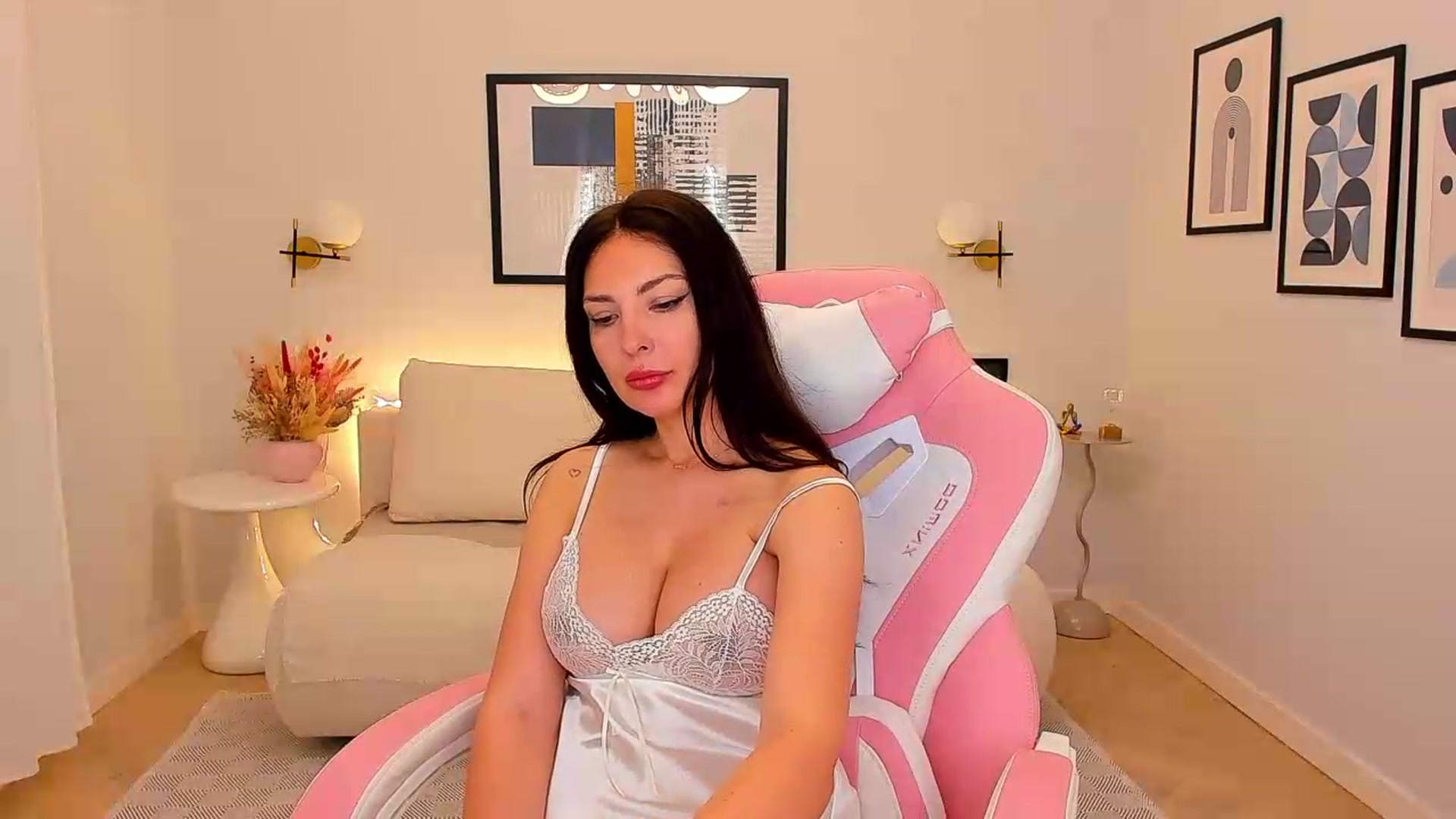 Gallery image thumbnail from Sinner_Angel's myfreecams stream on, 05/26/2026, 08:27 image 19 of 20