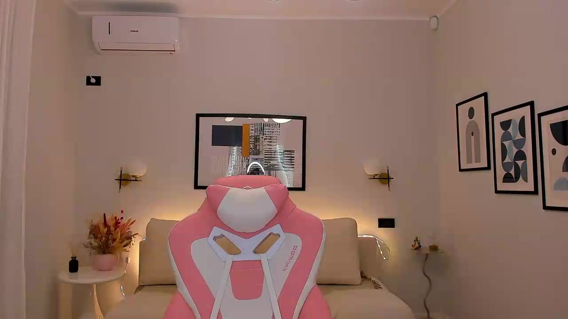 Gallery image thumbnail from Sinner_Angel's myfreecams stream on, 08/11/2026, 09:37 image 11 of 20