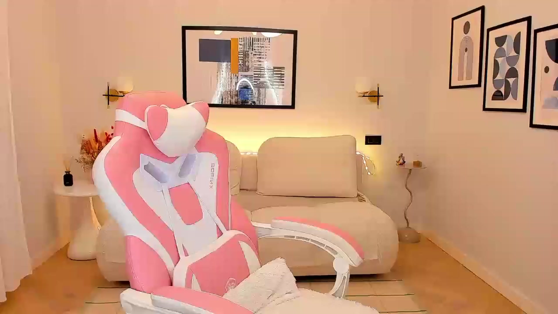 Gallery image thumbnail from Sinner_Angel's myfreecams stream on, 08/13/2026, 07:41 image 6 of 20