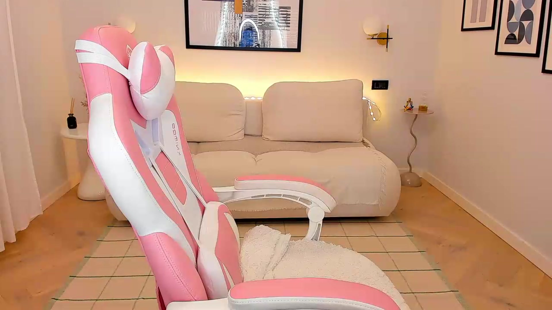 Gallery image thumbnail from Sinner_Angel's myfreecams stream on, 08/19/2026, 07:55 image 7 of 20