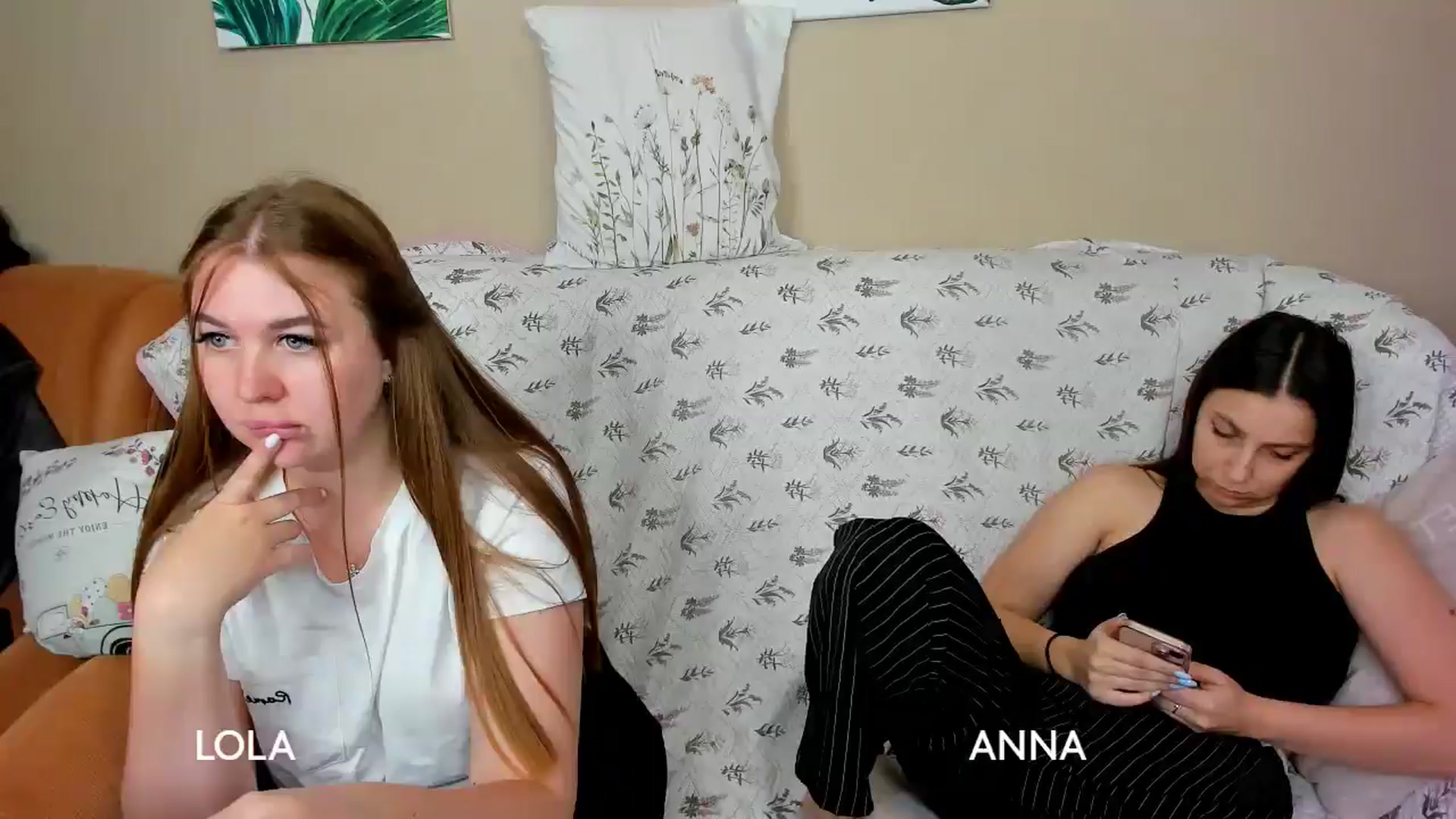 Gallery image thumbnail from SinthiaMars's myfreecams stream on, 06/08/2025, 10:14 image 12 of 20