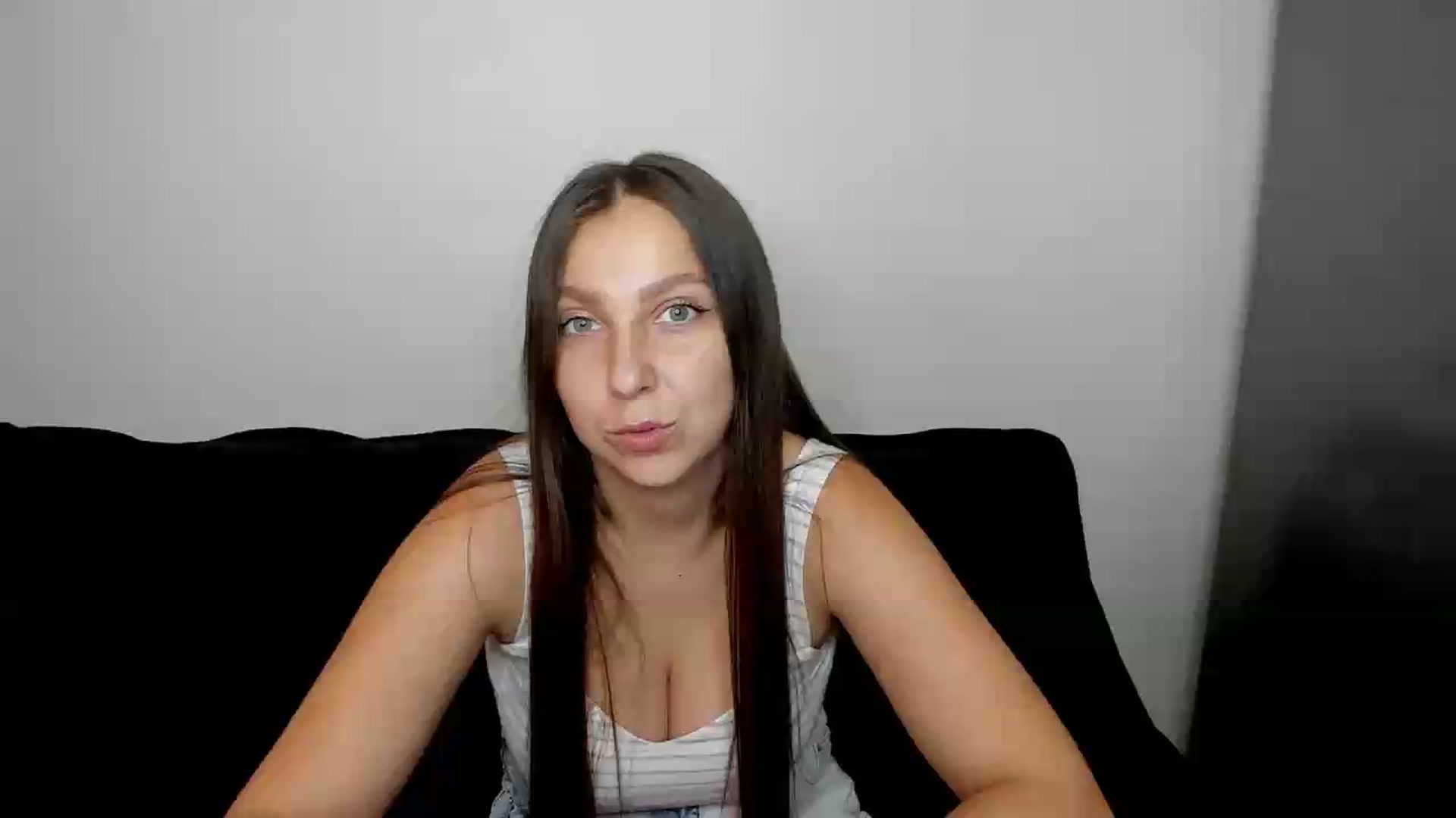 Gallery image thumbnail from SinthiaMars's myfreecams stream on, 08/11/2026, 12:25 image 17 of 20