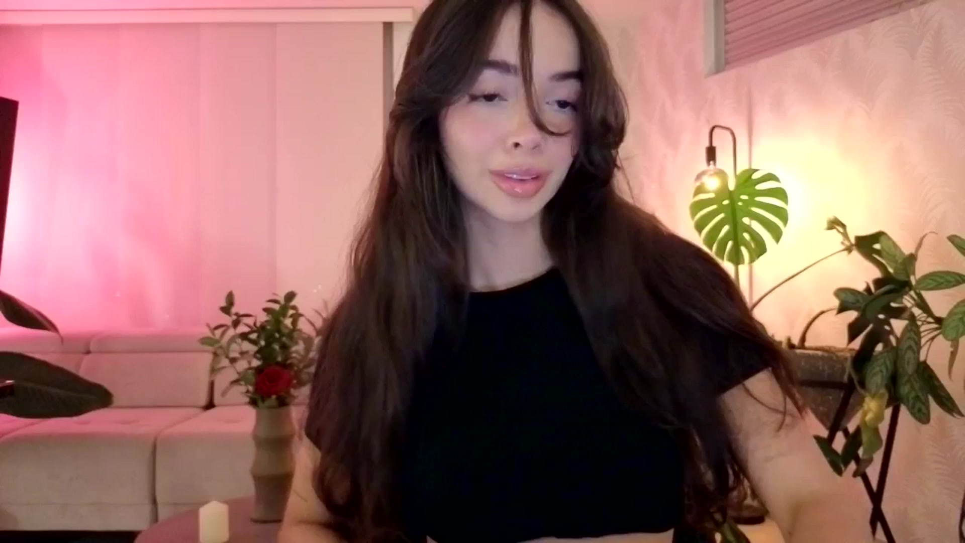 Gallery image thumbnail from SinyMoore's myfreecams stream on, 08/06/2025, 02:53 image 1 of 20