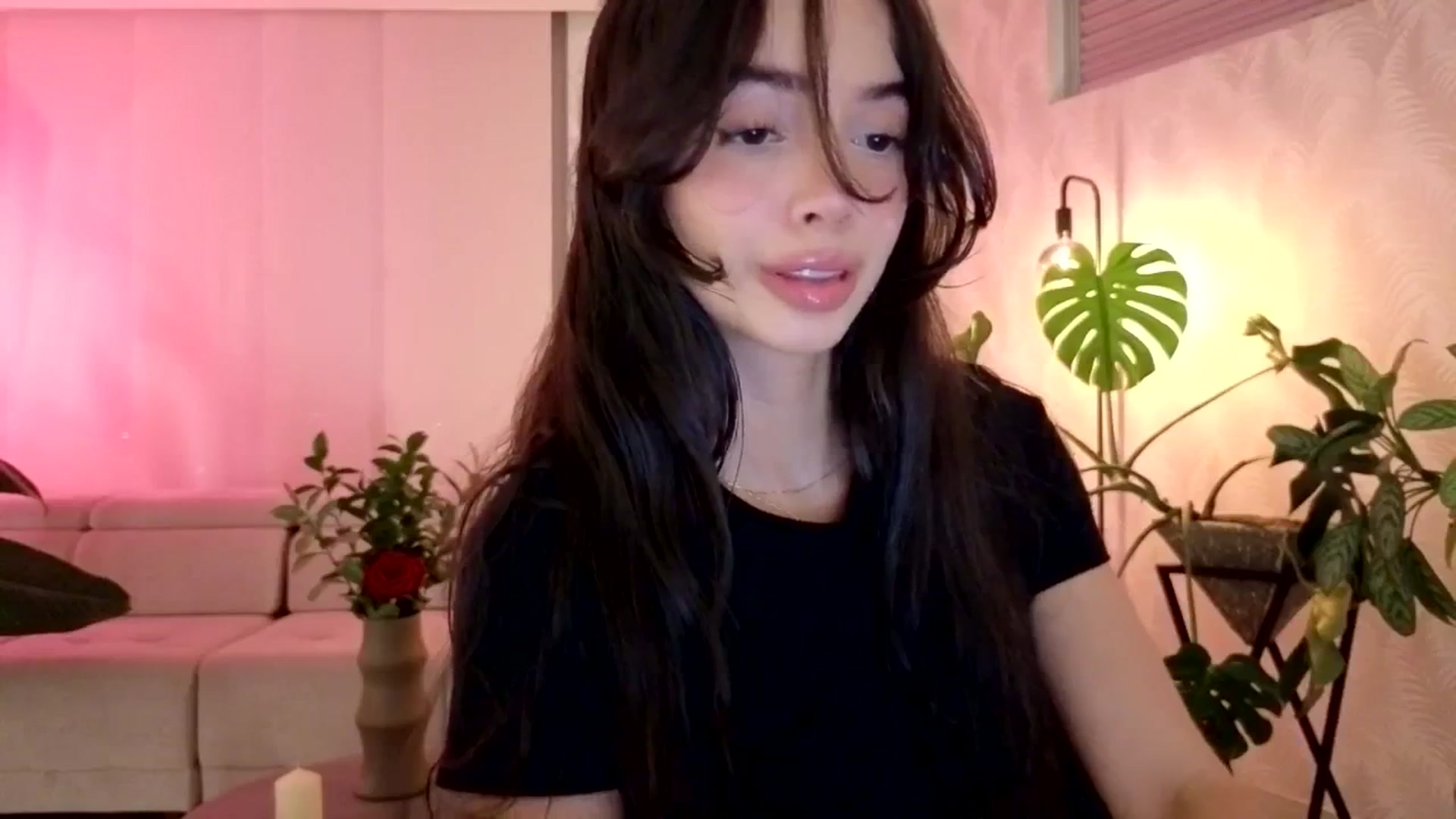 Gallery image thumbnail from SinyMoore's myfreecams stream on, 08/06/2025, 02:53 image 10 of 20