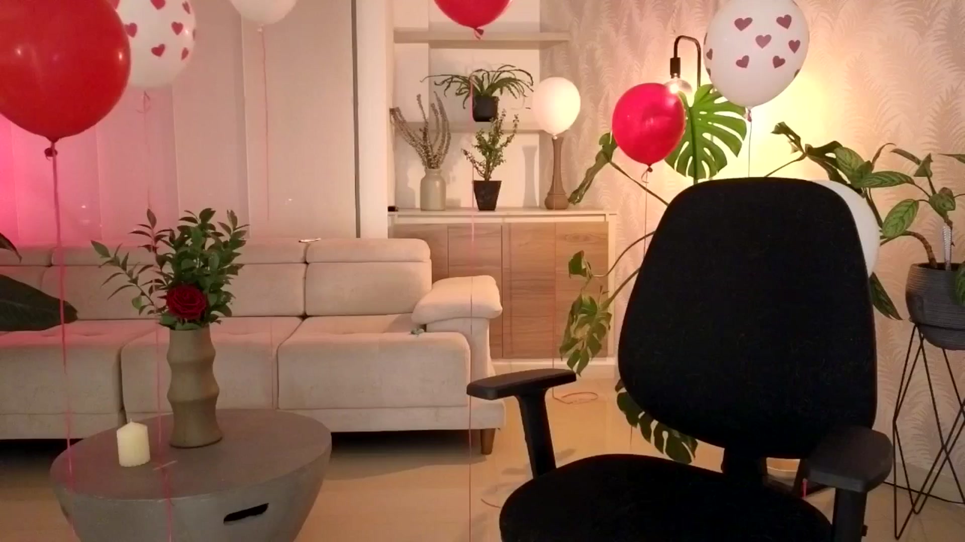 Gallery image thumbnail from SinyMoore's myfreecams stream on, 08/11/2025, 03:31 image 7 of 20
