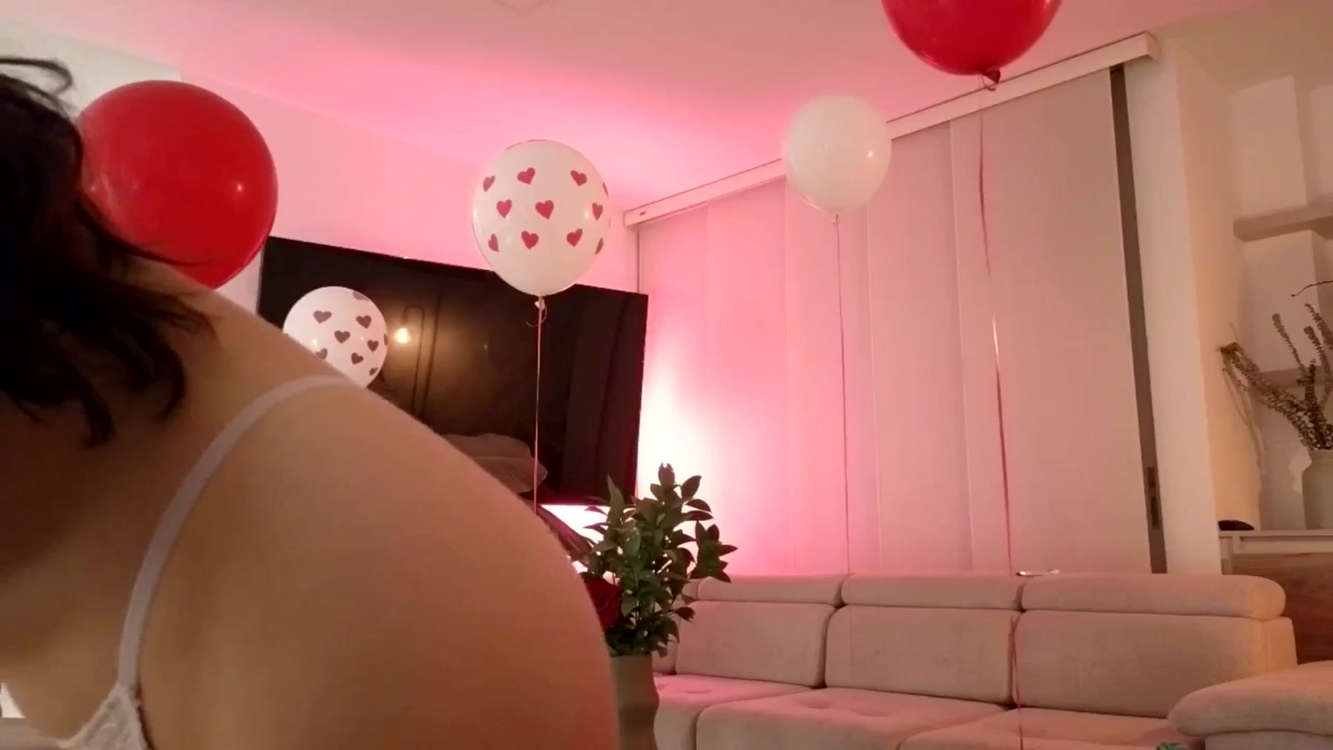 Gallery image thumbnail from SinyMoore's myfreecams stream on, 08/11/2025, 03:31 image 15 of 20