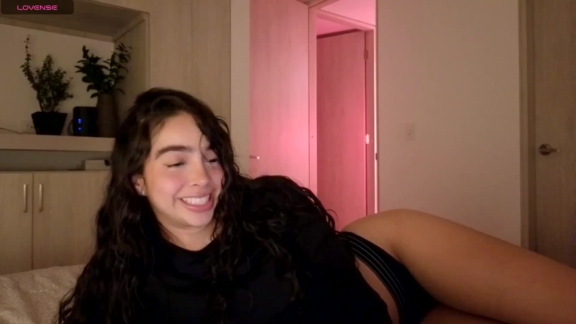 Gallery image thumbnail from SinyMoore's myfreecams stream on, 09/09/2025, 02:01 image 4 of 20