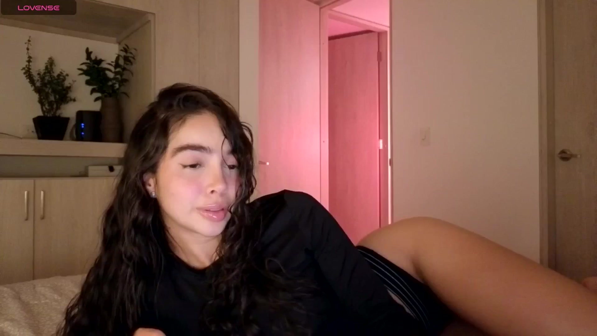 Gallery image thumbnail from SinyMoore's myfreecams stream on, 09/09/2025, 02:01 image 1 of 20