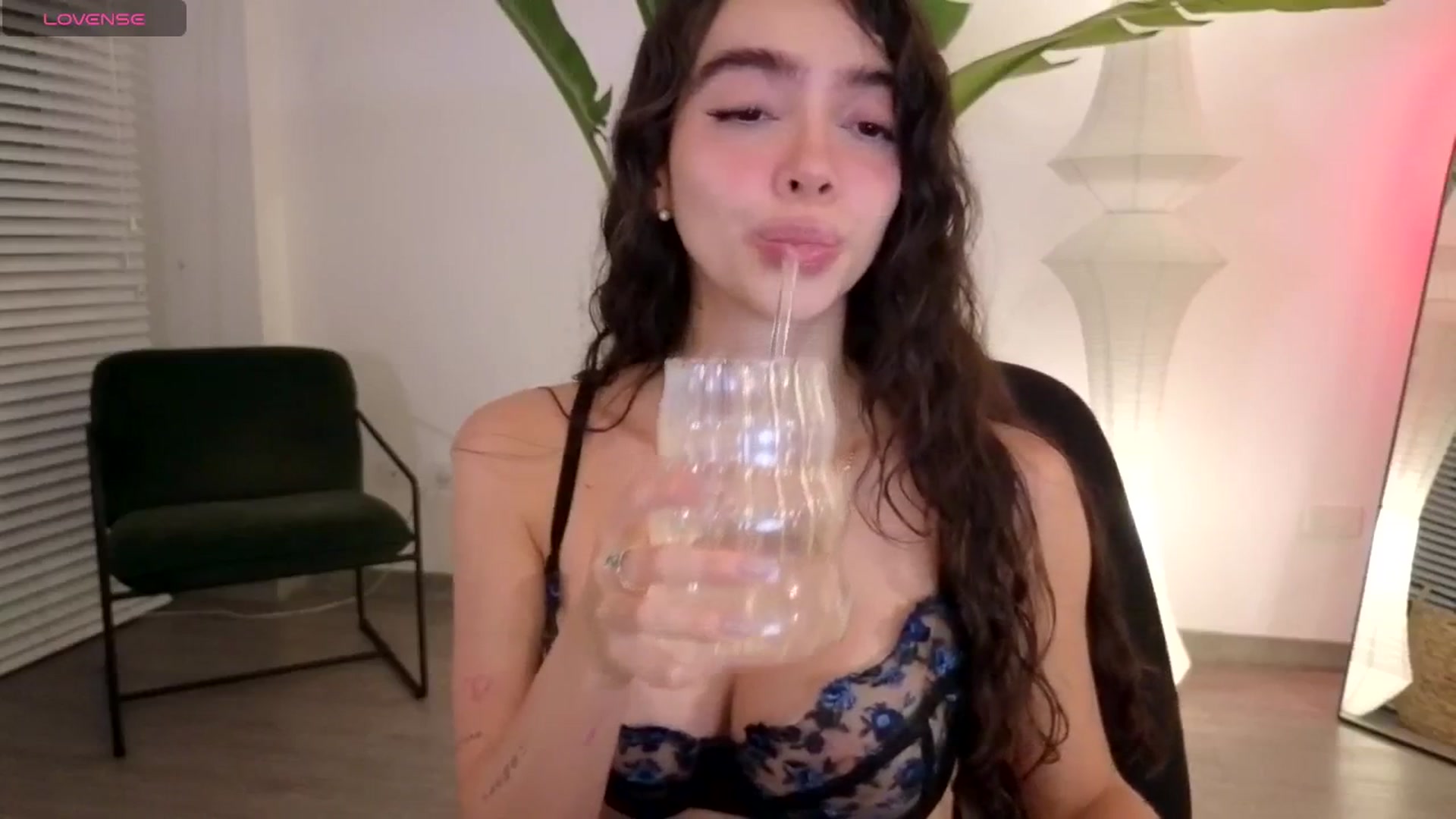 Gallery image thumbnail from SinyMoore's myfreecams stream on, 09/24/2025, 01:51 image 18 of 20