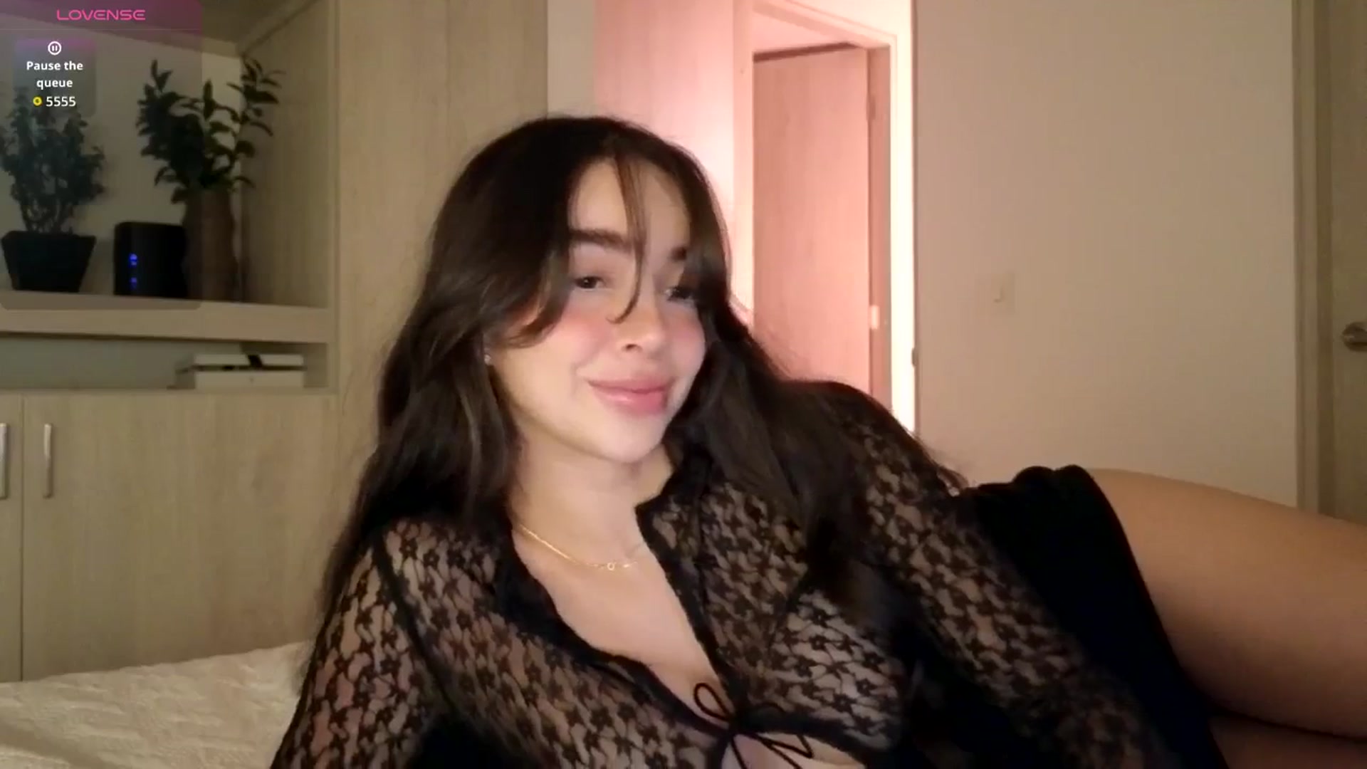 Gallery image thumbnail from SinyMoore's myfreecams stream on, 09/27/2025, 01:41 image 6 of 20