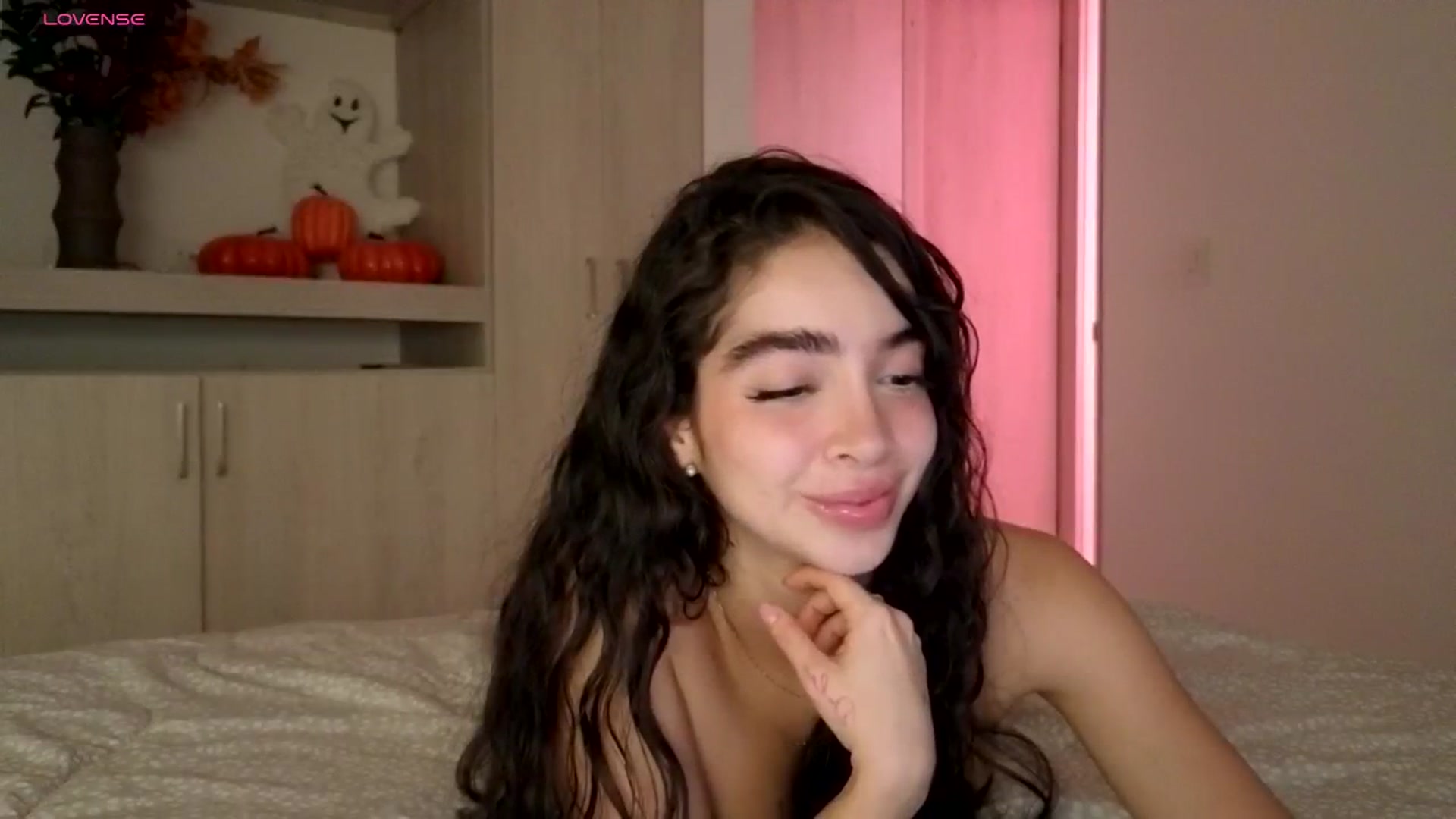 Gallery image thumbnail from SinyMoore's myfreecams stream on, 10/22/2025, 02:54 image 6 of 20