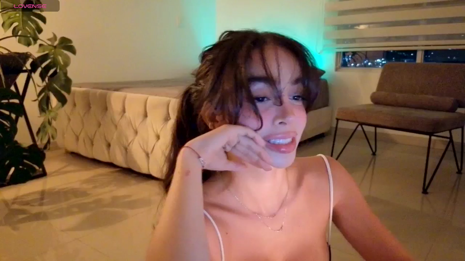 Gallery image thumbnail from SinyMoore's myfreecams stream on, 04/22/2026, 03:47 image 13 of 20