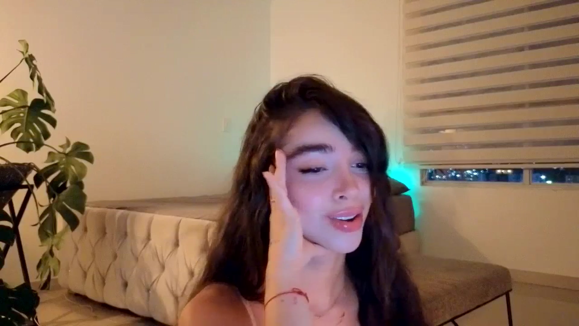 Gallery image thumbnail from SinyMoore's myfreecams stream on, 04/23/2026, 01:35 image 8 of 20